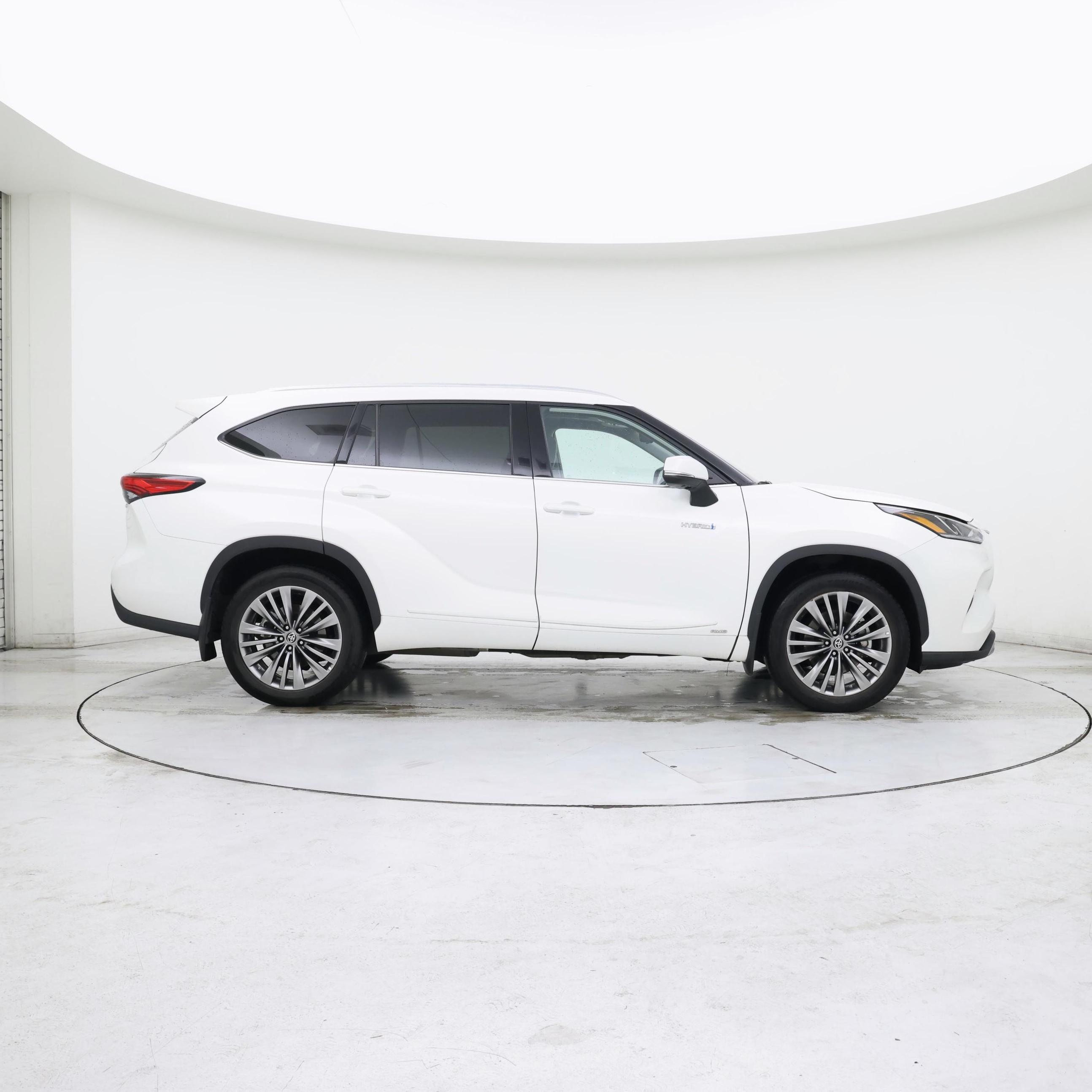 Thumbnail: 2021 Toyota Highlander - 7