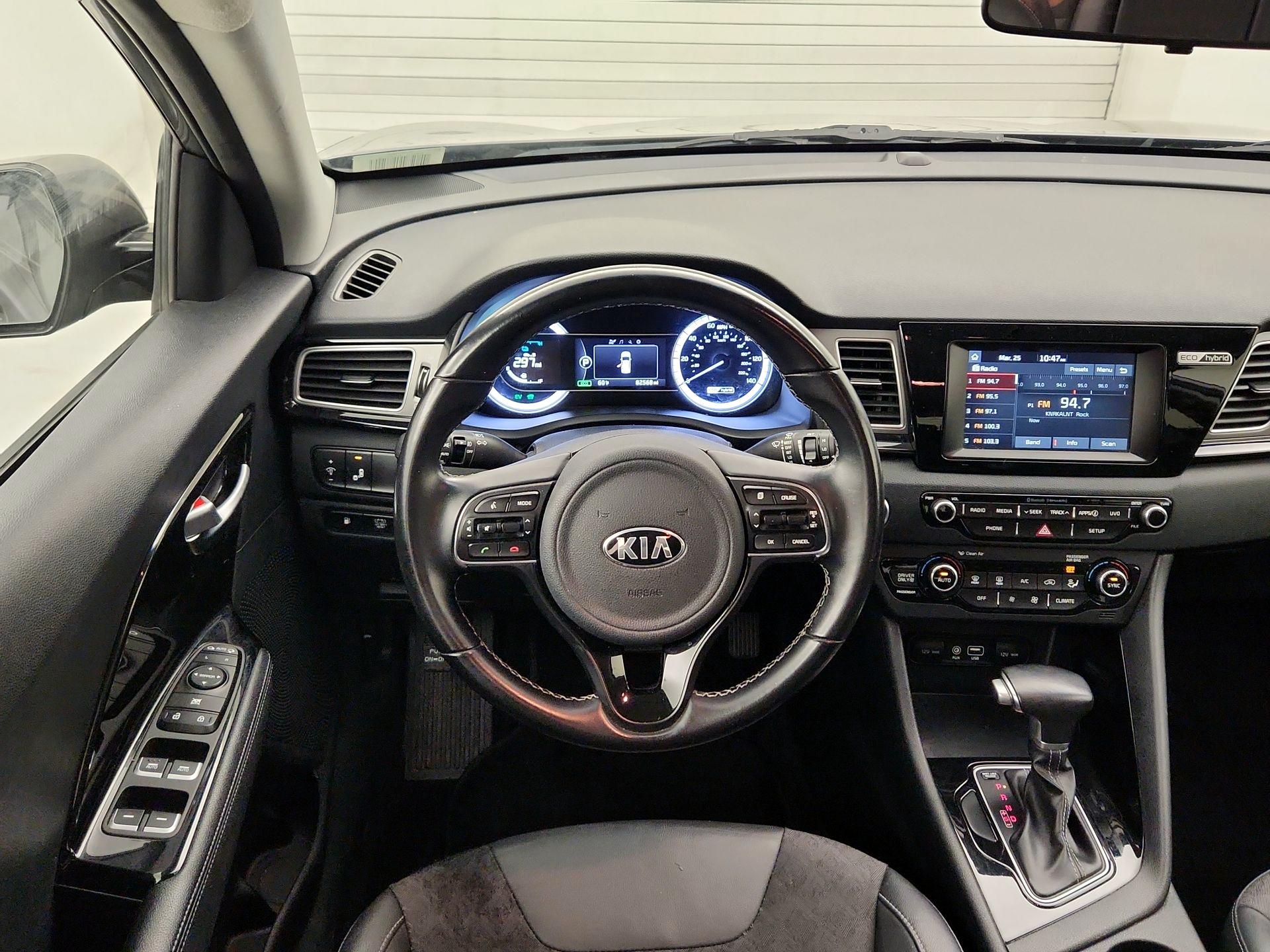 Thumbnail: 2017 Kia Niro - 10