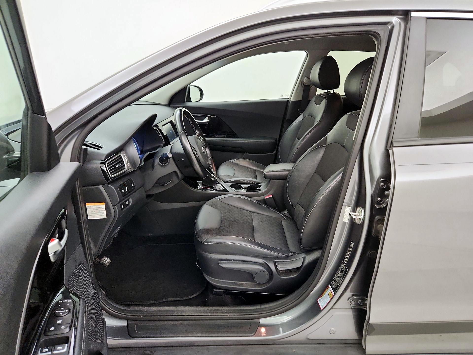 Thumbnail: 2017 Kia Niro - 11