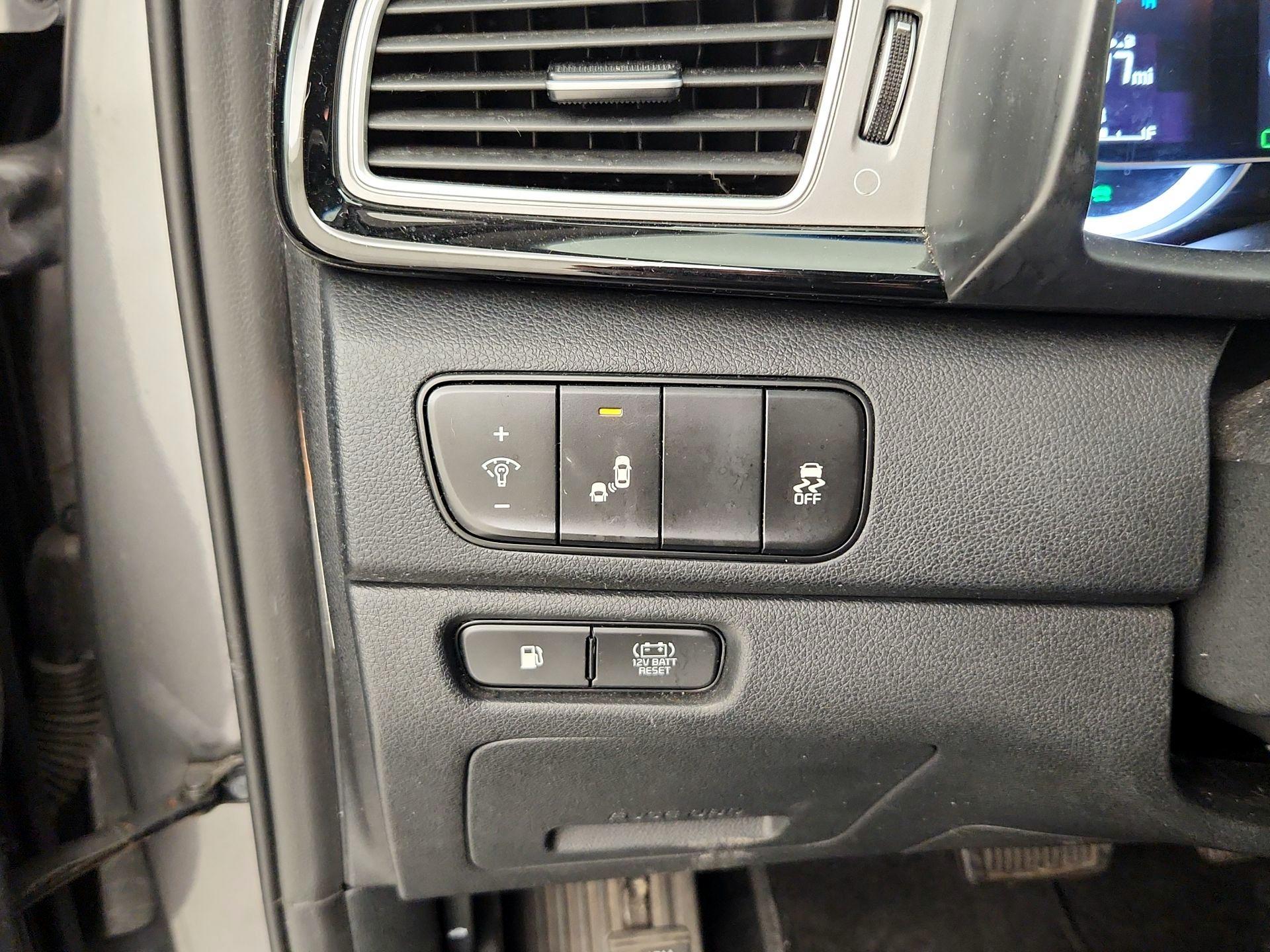 Thumbnail: 2017 Kia Niro - 13