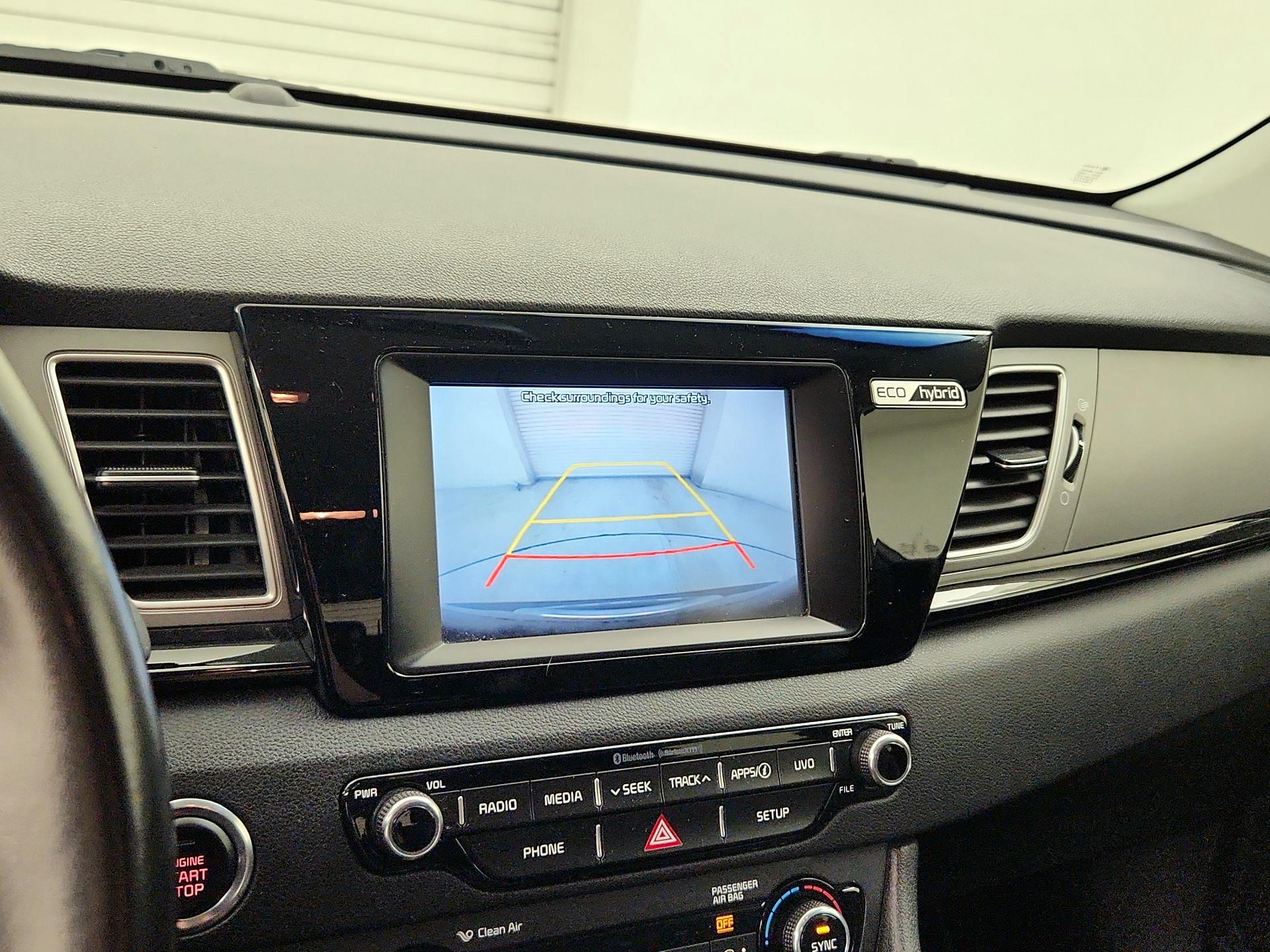 Thumbnail: 2017 Kia Niro - 14