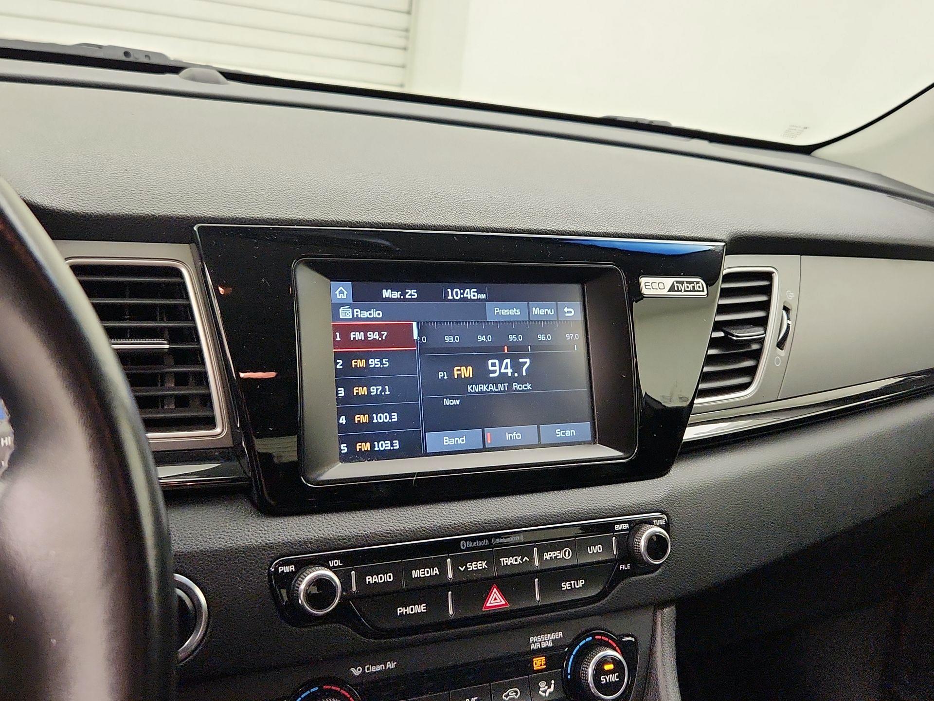 Thumbnail: 2017 Kia Niro - 15