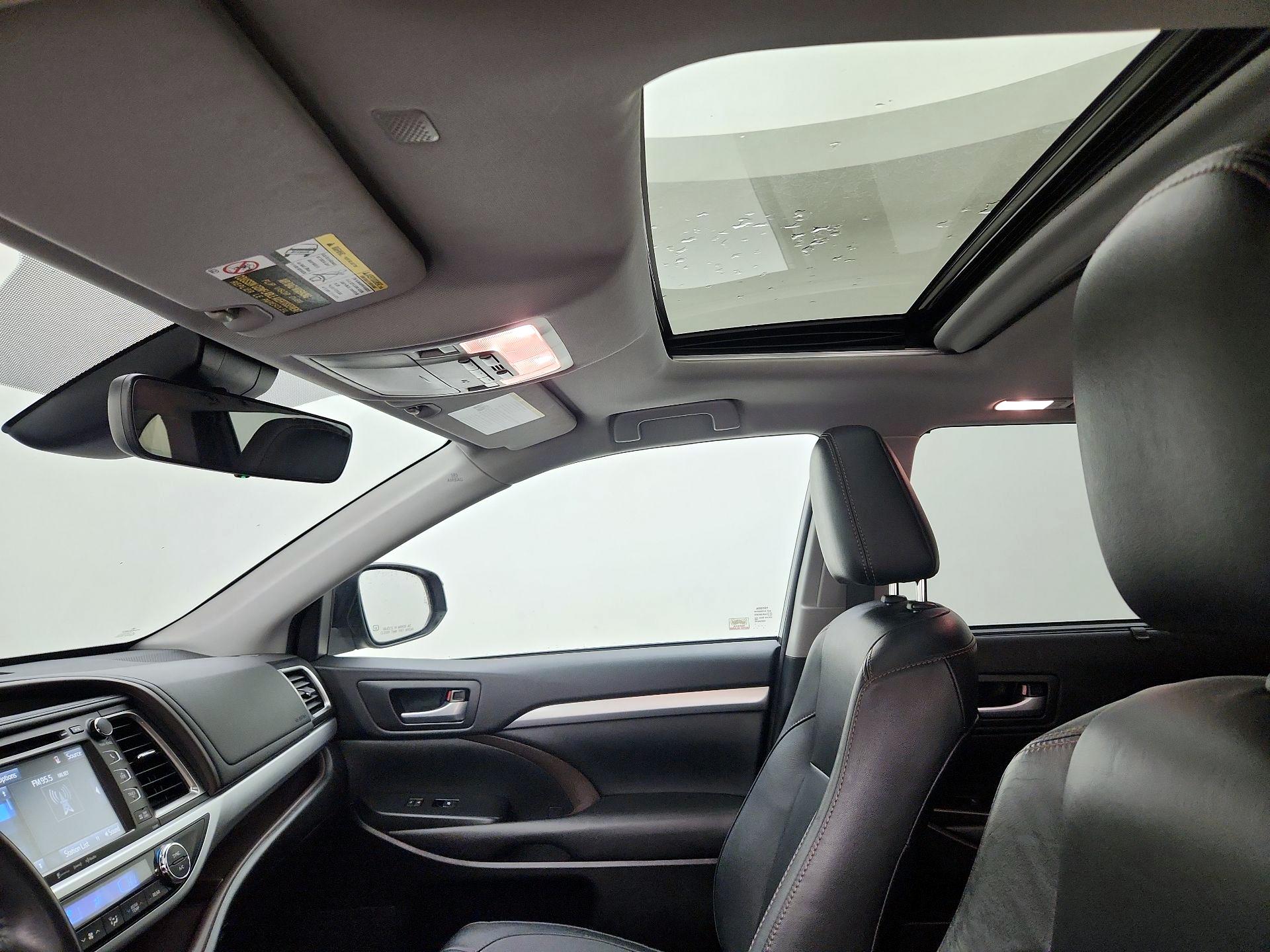 Thumbnail: 2018 Toyota Highlander - 19