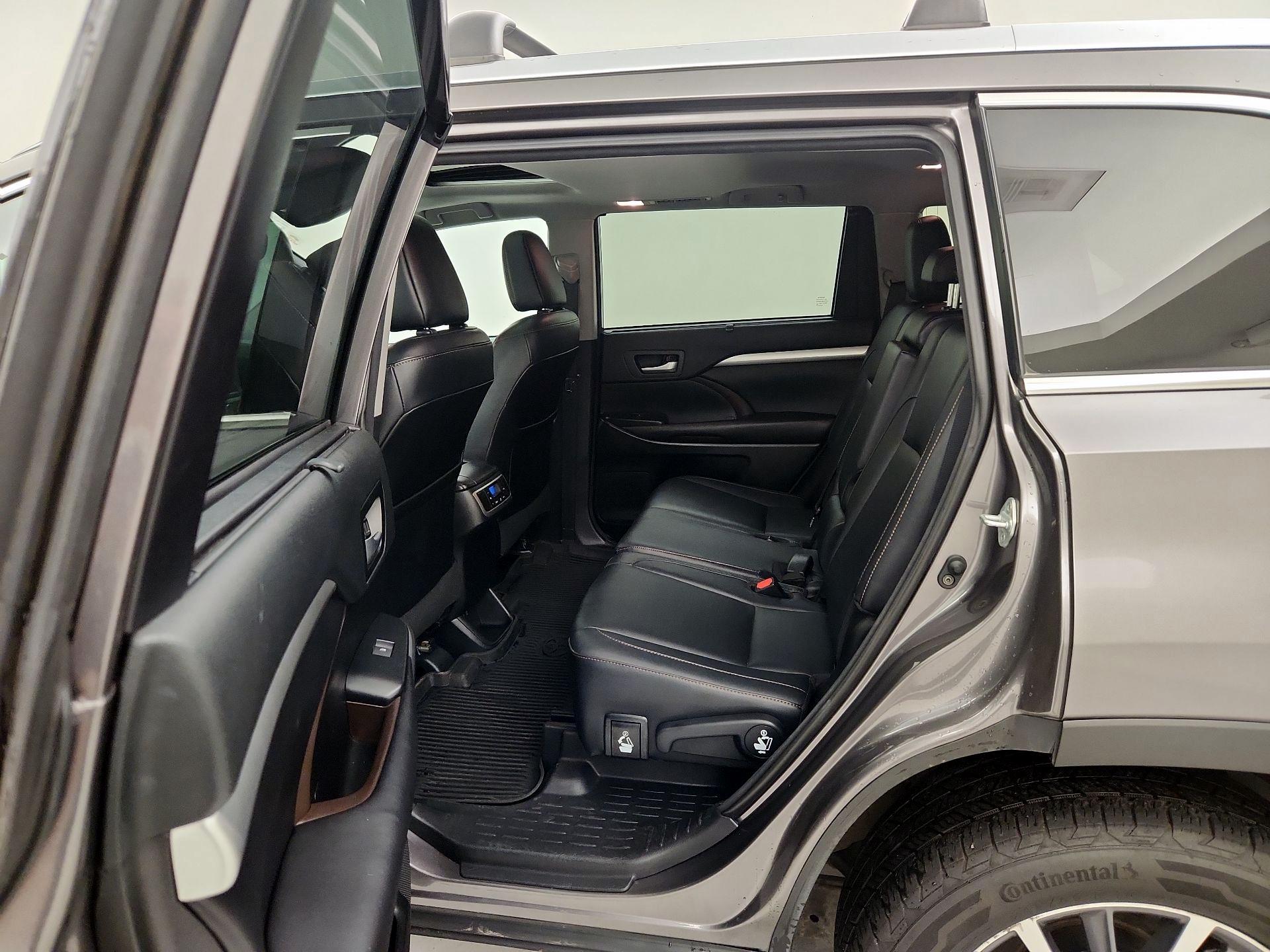 Thumbnail: 2018 Toyota Highlander - 20