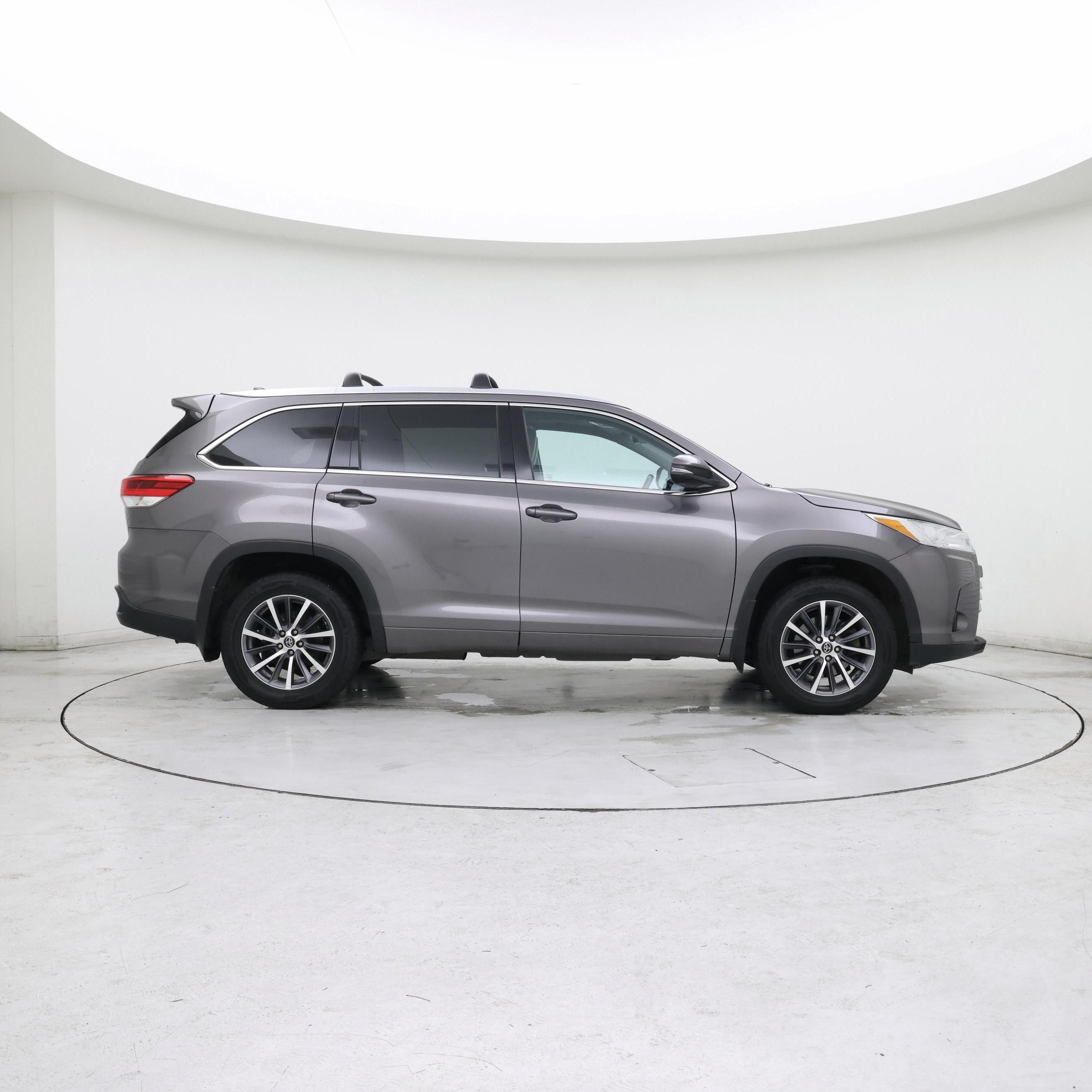 Thumbnail: 2018 Toyota Highlander - 7