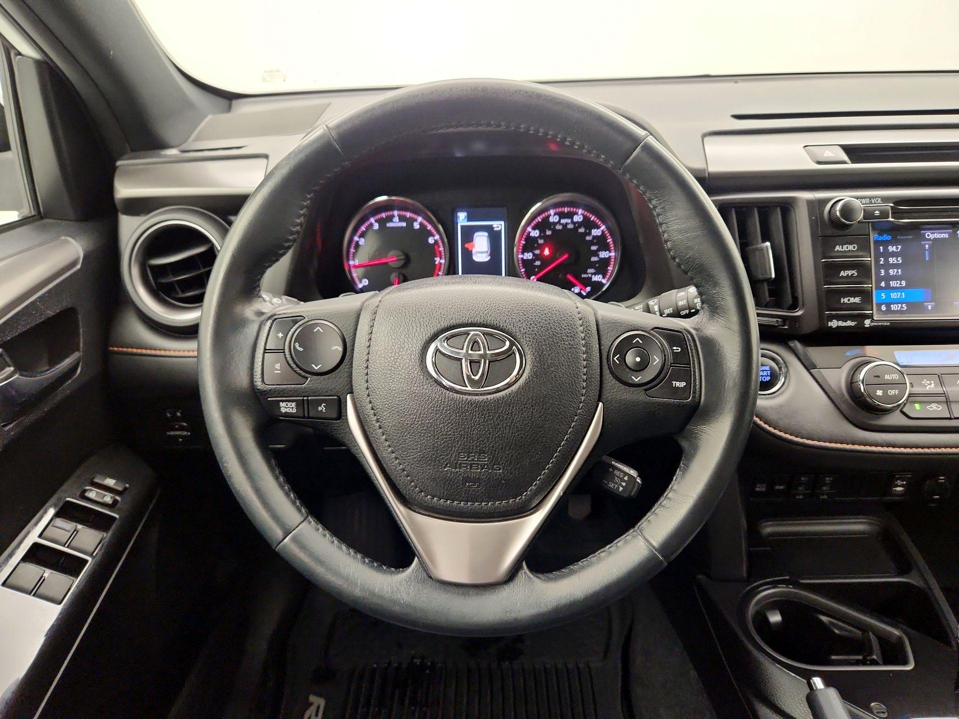 Thumbnail: 2016 Toyota RAV4 - 10