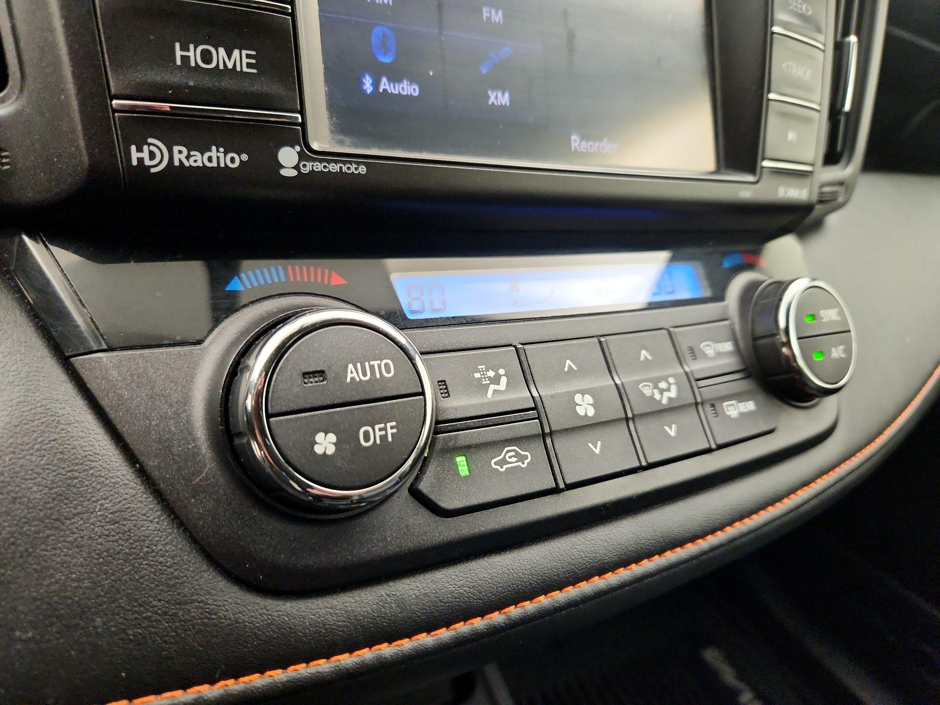 Thumbnail: 2016 Toyota RAV4 - 16