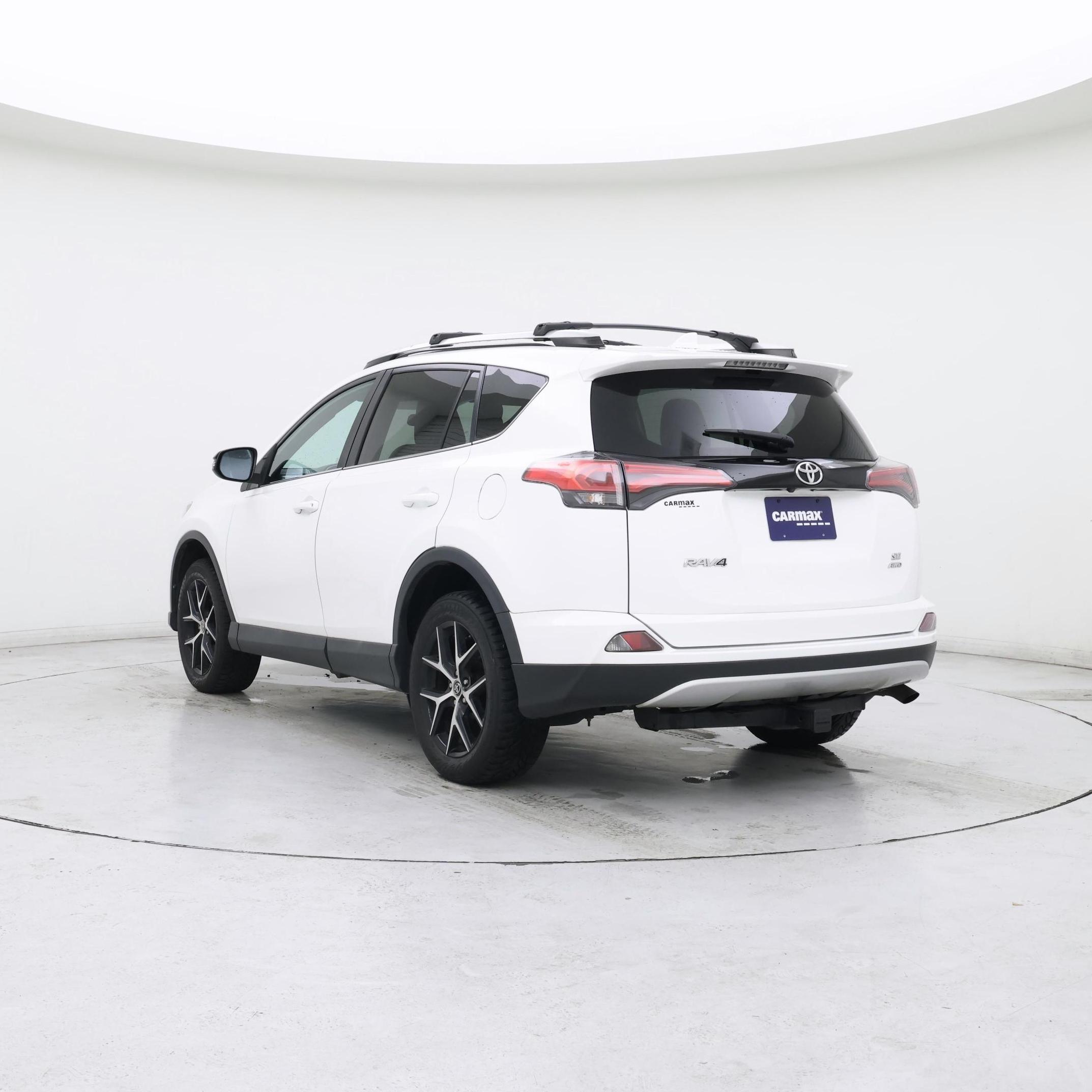 Thumbnail: 2016 Toyota RAV4 - 2