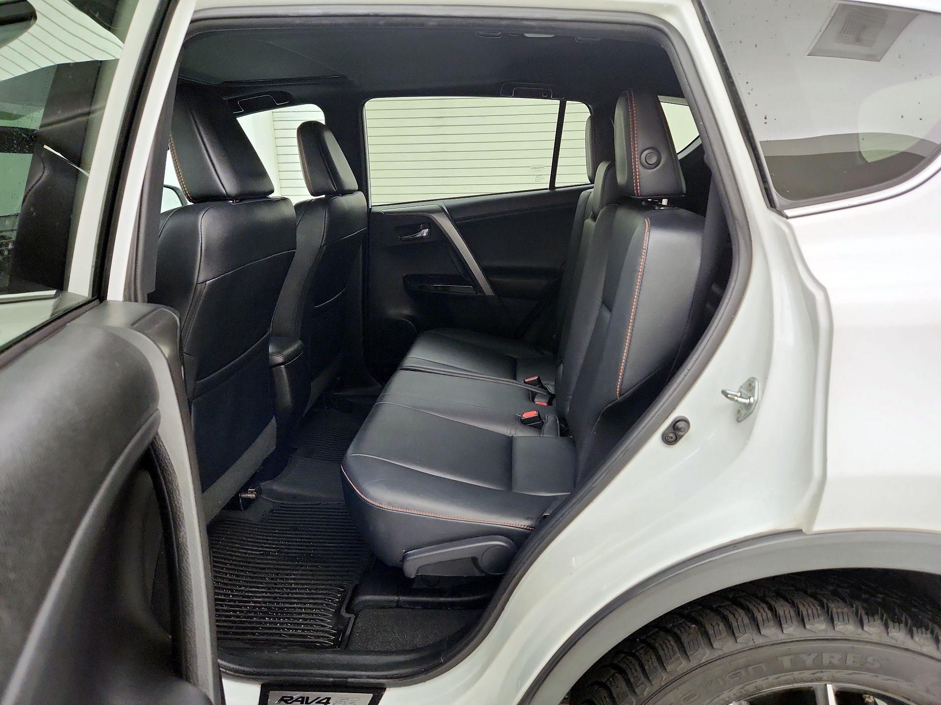 Thumbnail: 2016 Toyota RAV4 - 20