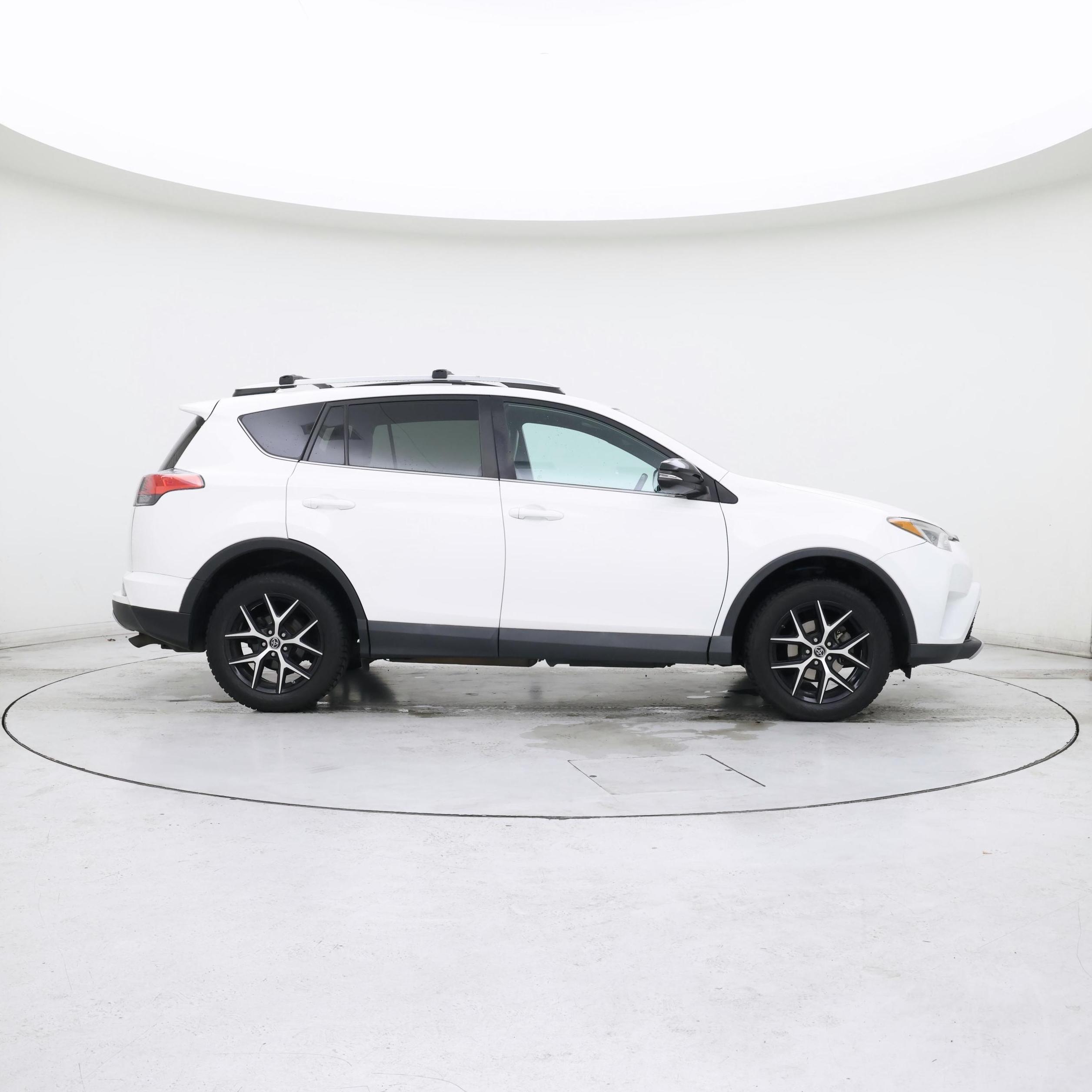 Thumbnail: 2016 Toyota RAV4 - 7