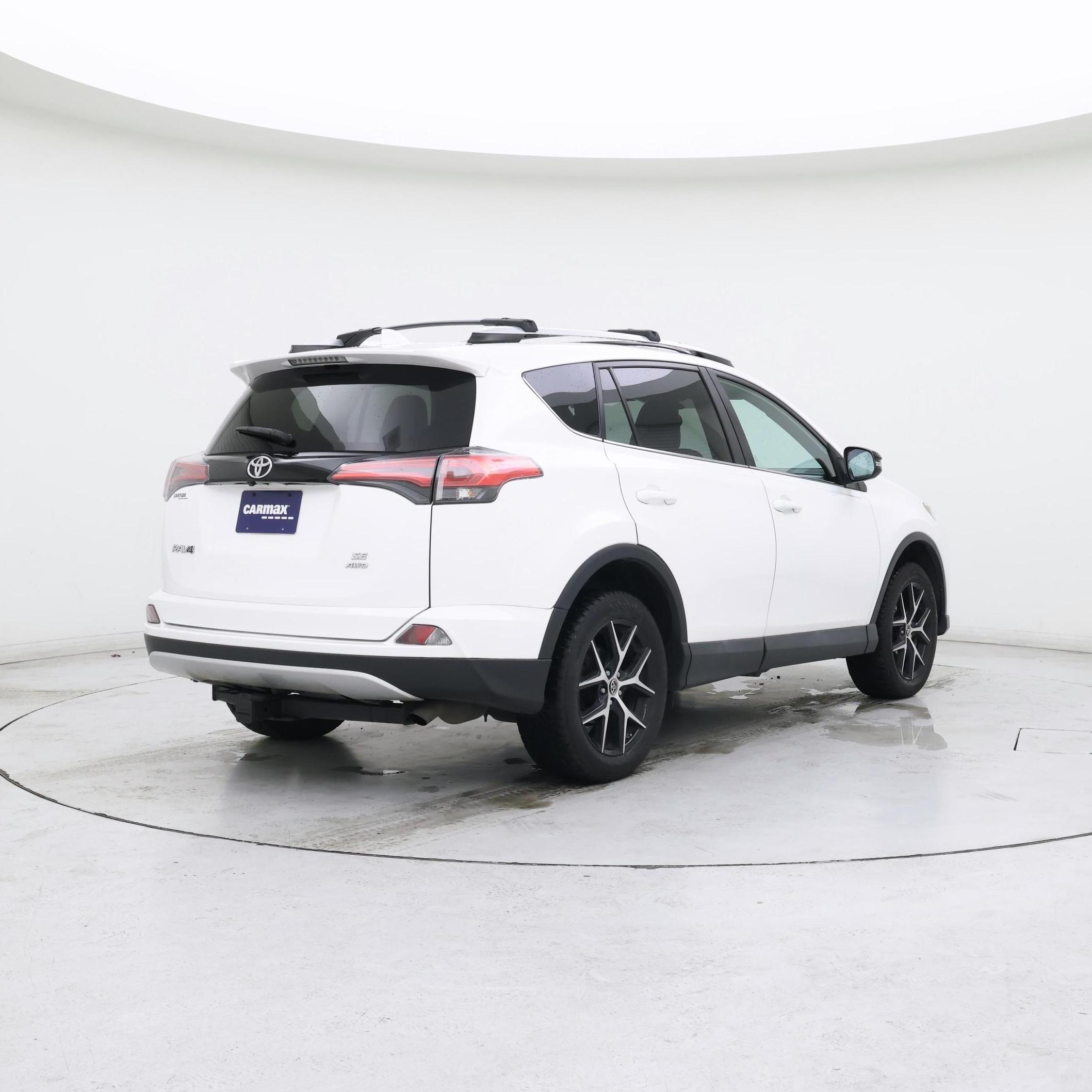 Thumbnail: 2016 Toyota RAV4 - 8