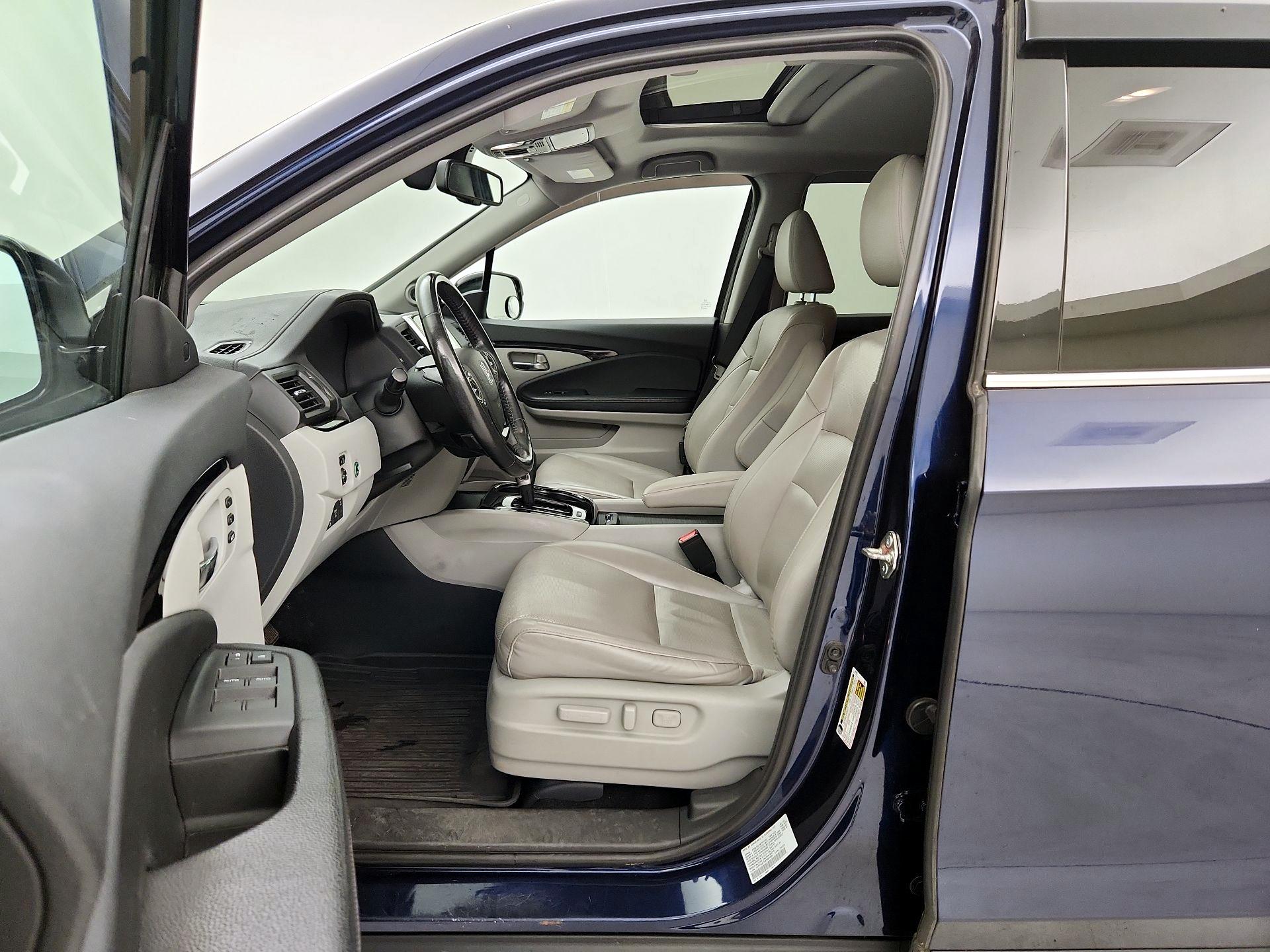 Thumbnail: 2019 Honda Ridgeline - 11