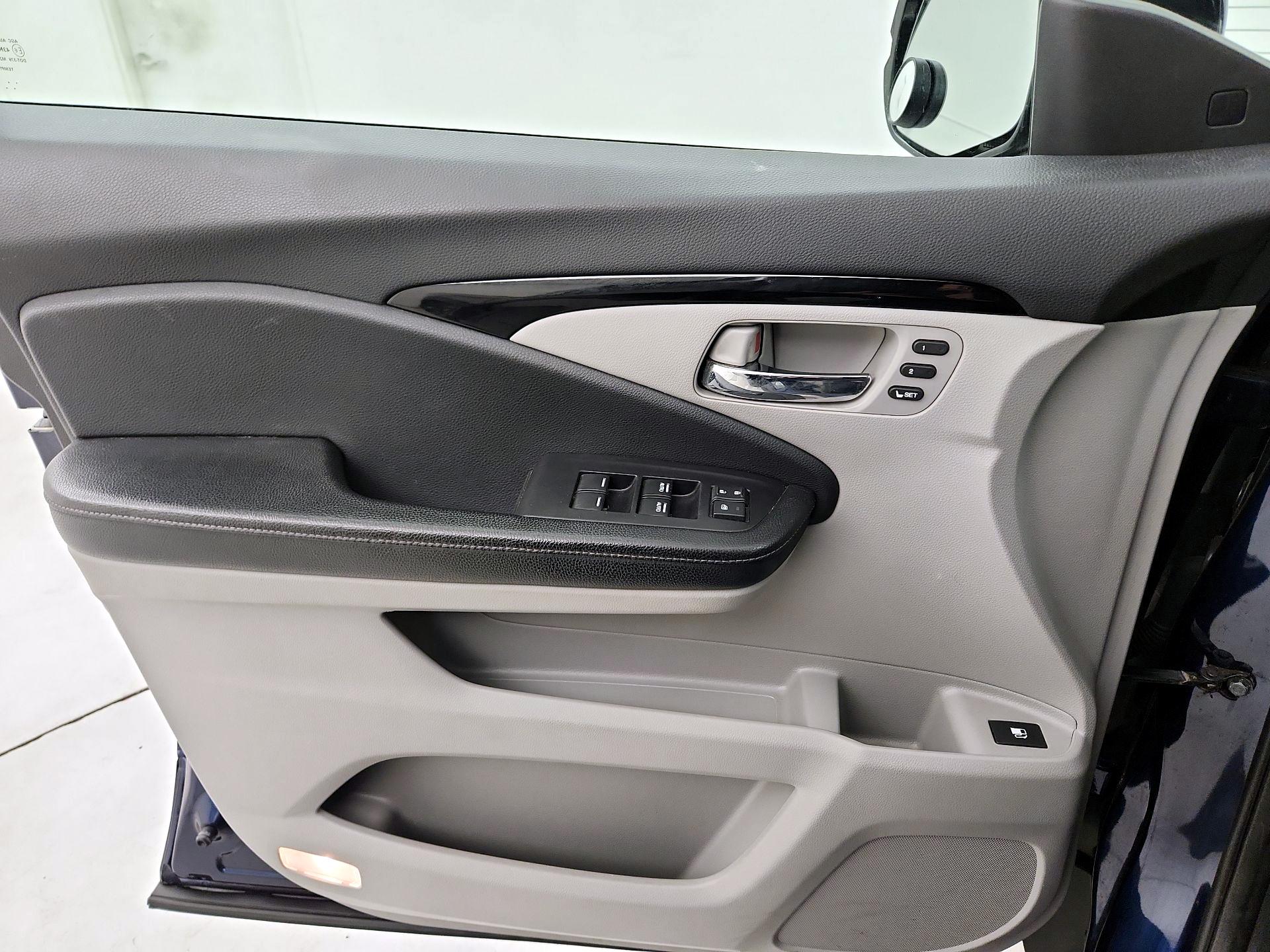 Thumbnail: 2019 Honda Ridgeline - 12