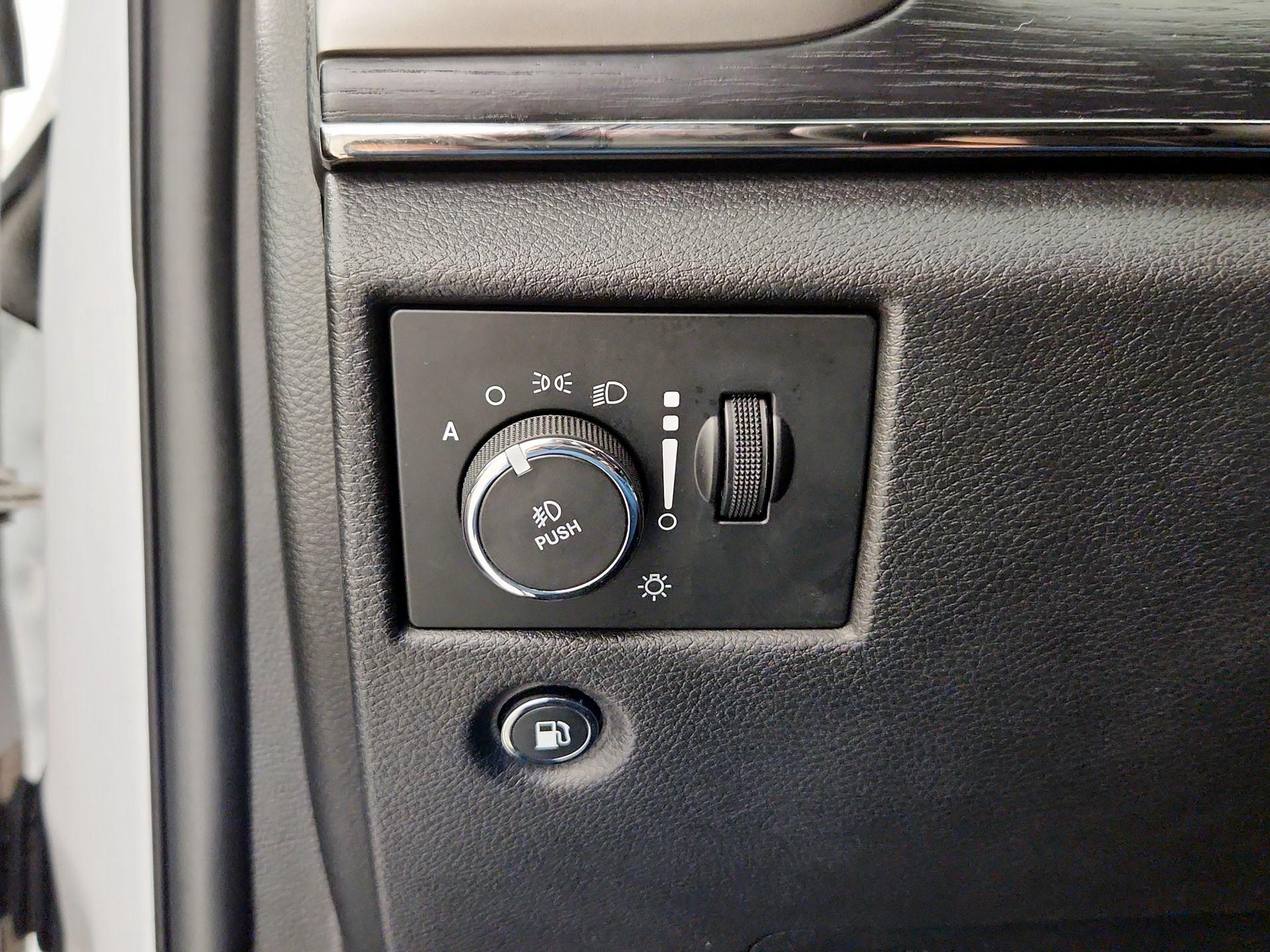 Thumbnail: 2018 Jeep Grand Cherokee - 13