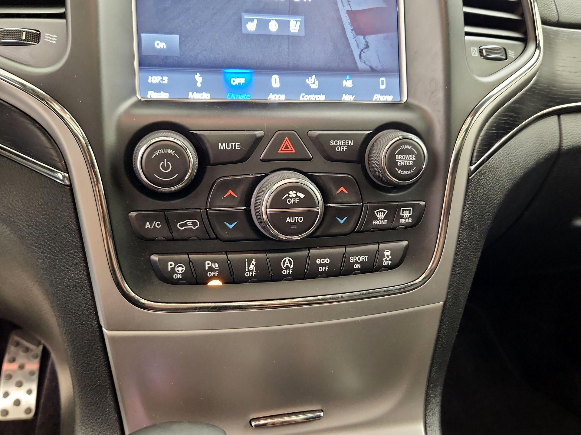 Thumbnail: 2018 Jeep Grand Cherokee - 17