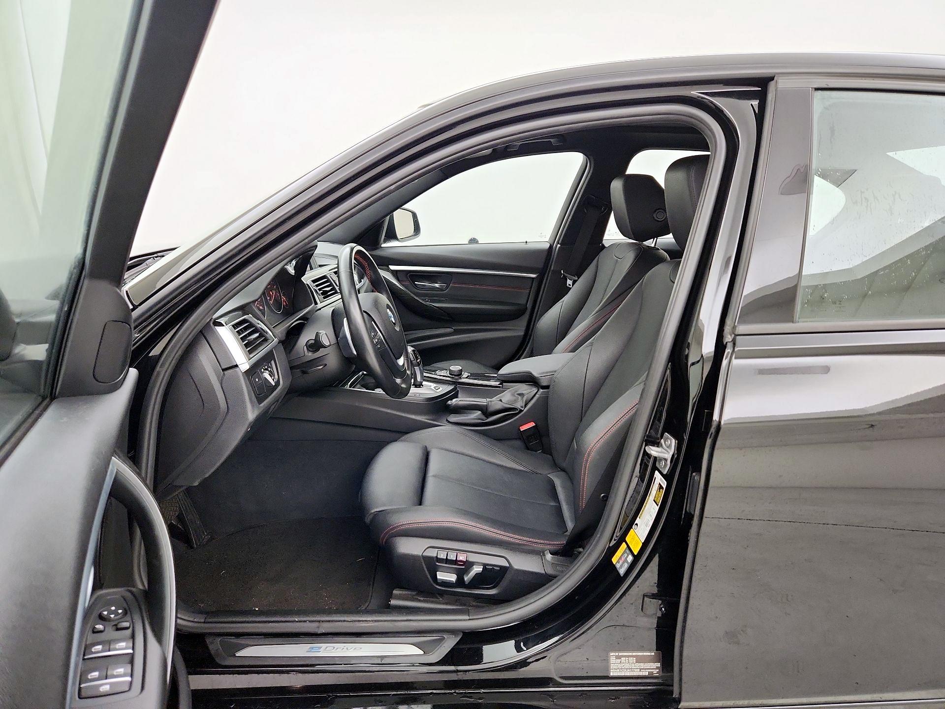 Thumbnail: 2018 BMW 3 Series - 11