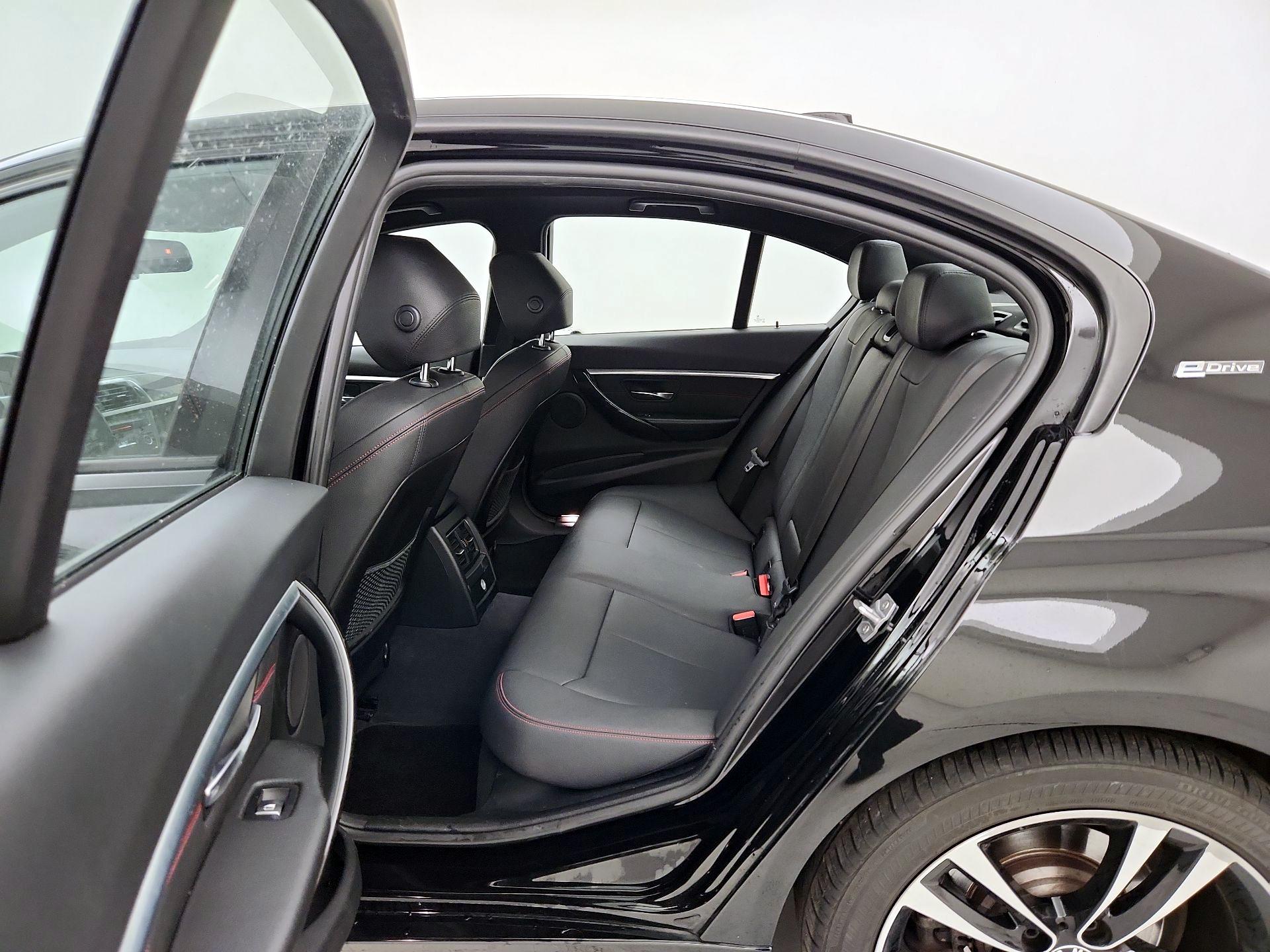 Thumbnail: 2018 BMW 3 Series - 19