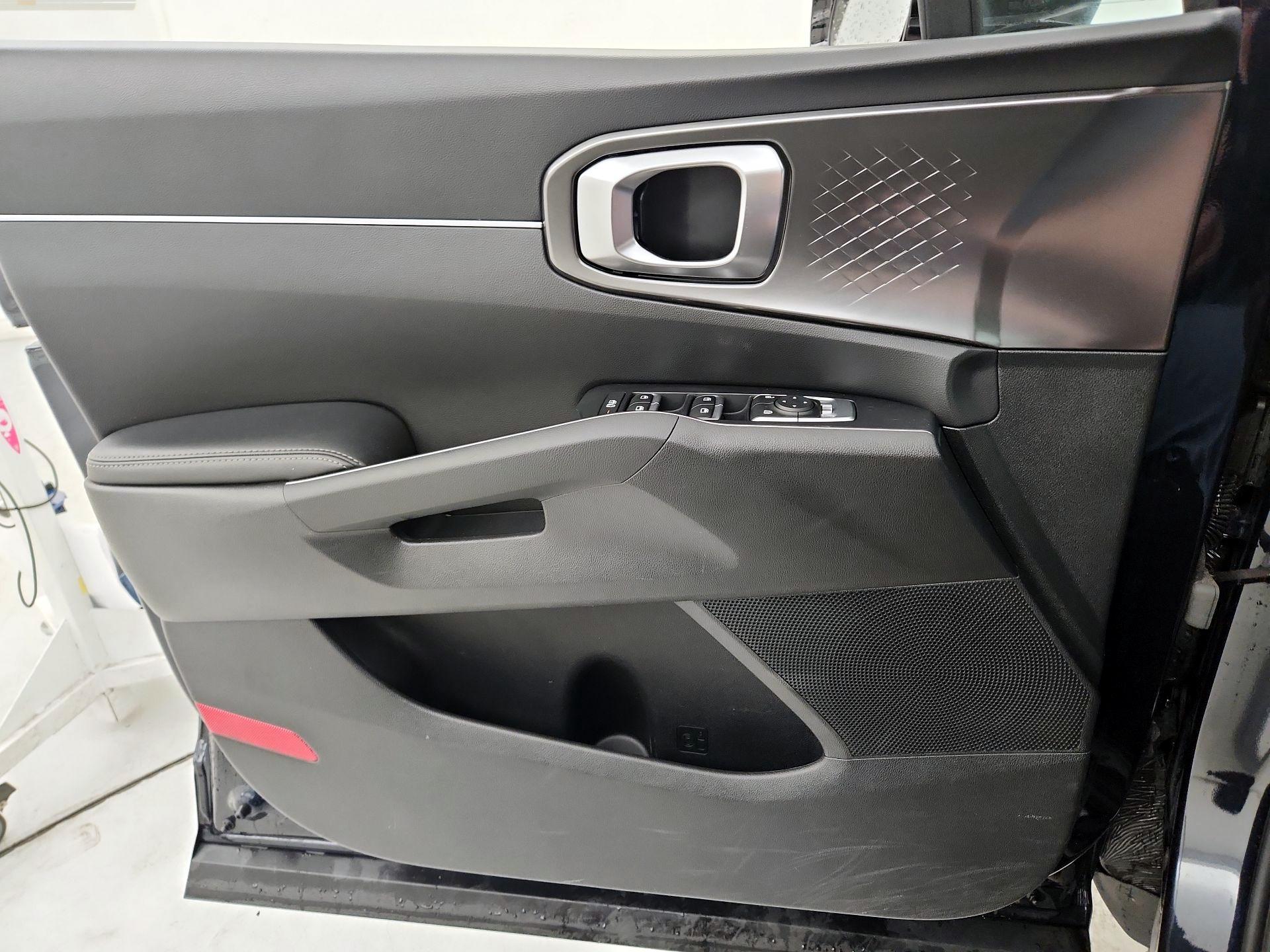 Thumbnail: 2021 Kia Sorento - 12