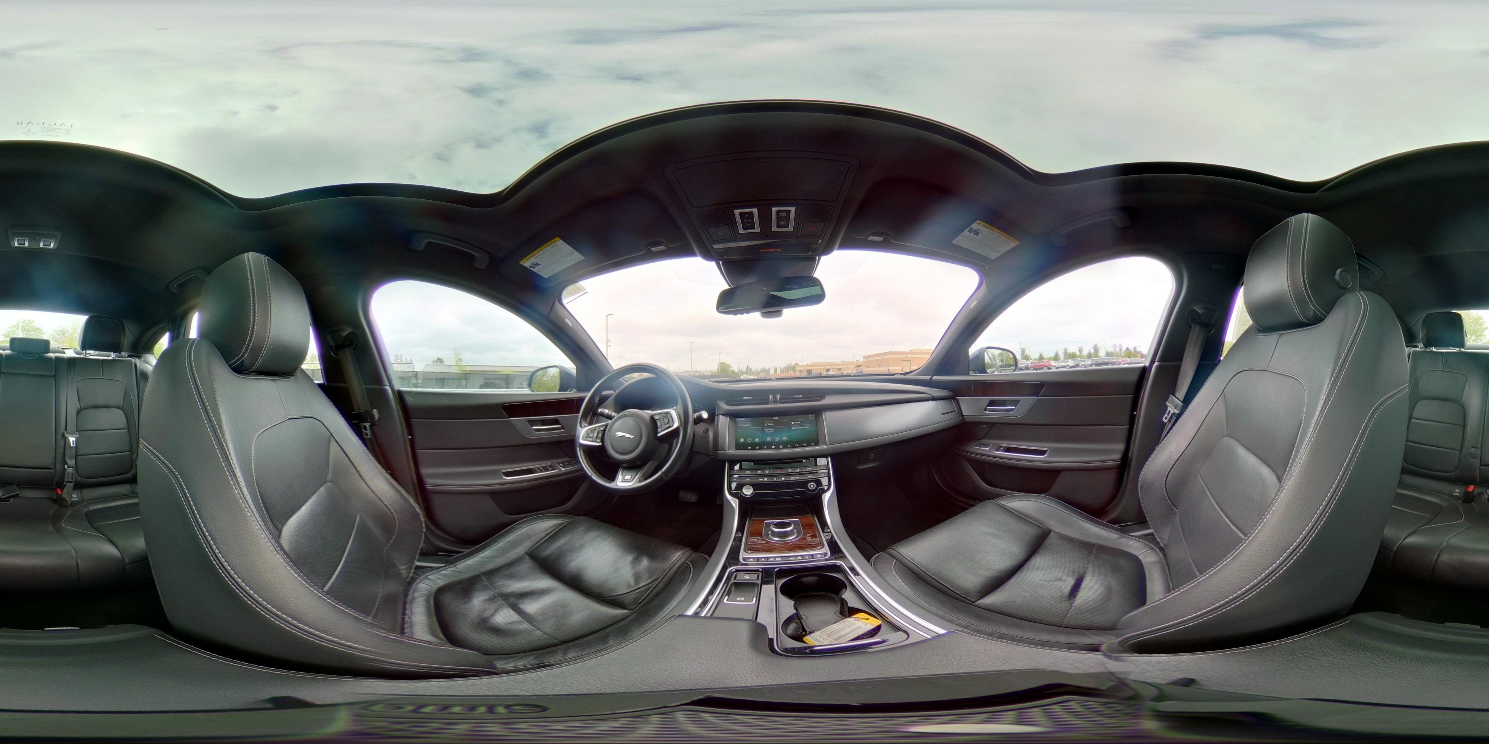 2017 Jaguar XF R-Sport - Photo 25