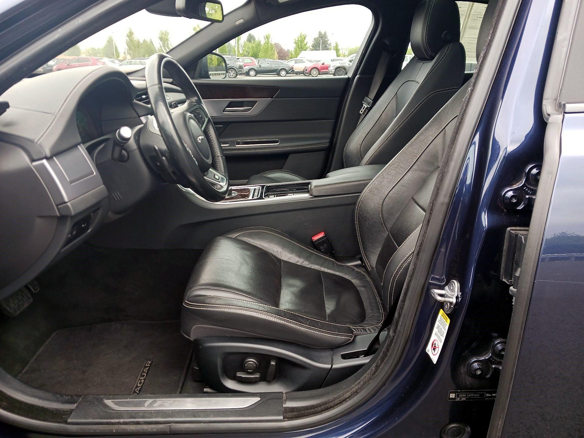 Thumbnail: 2017 Jaguar XF - 9
