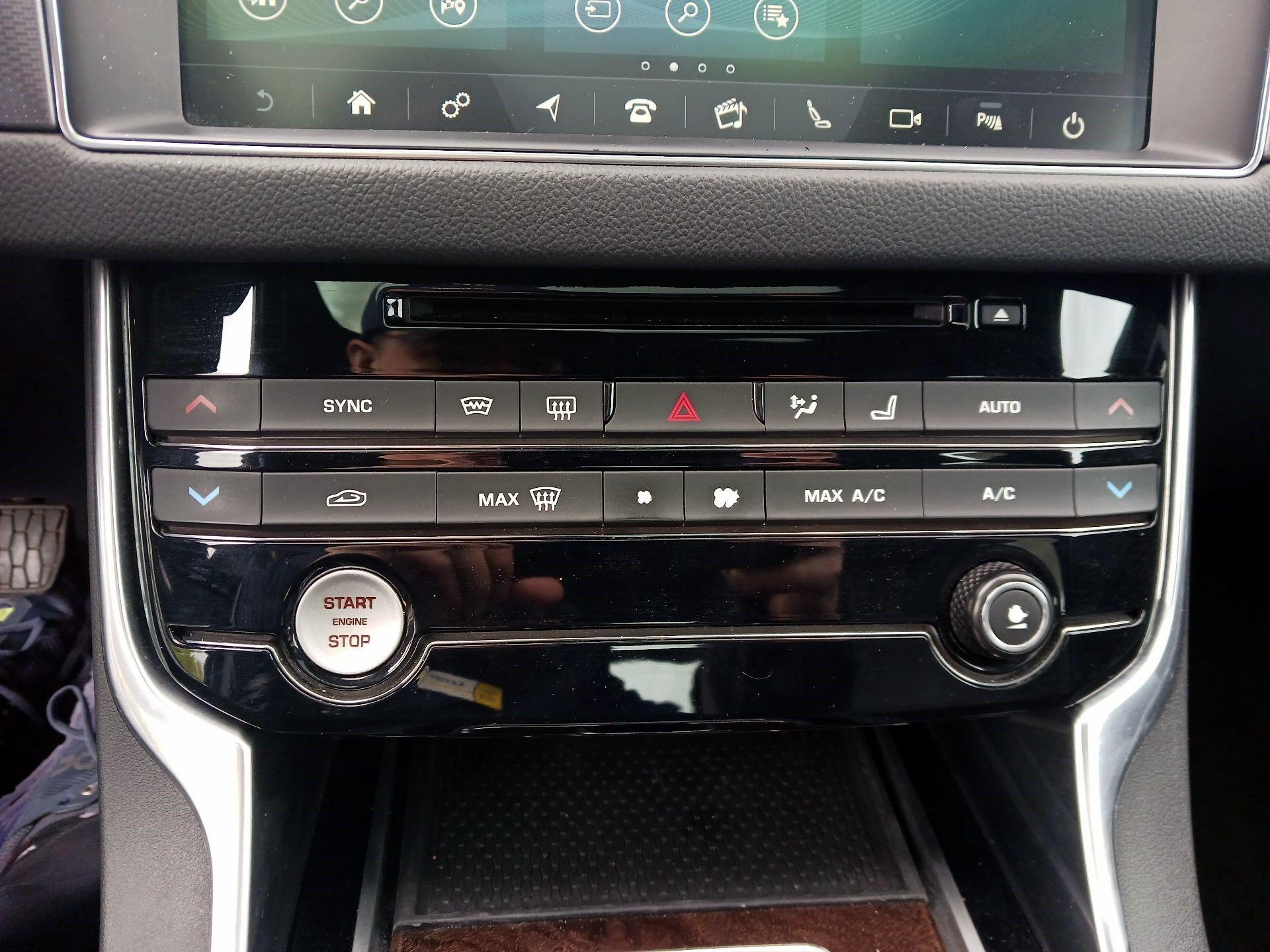 Thumbnail: 2017 Jaguar XF - 15