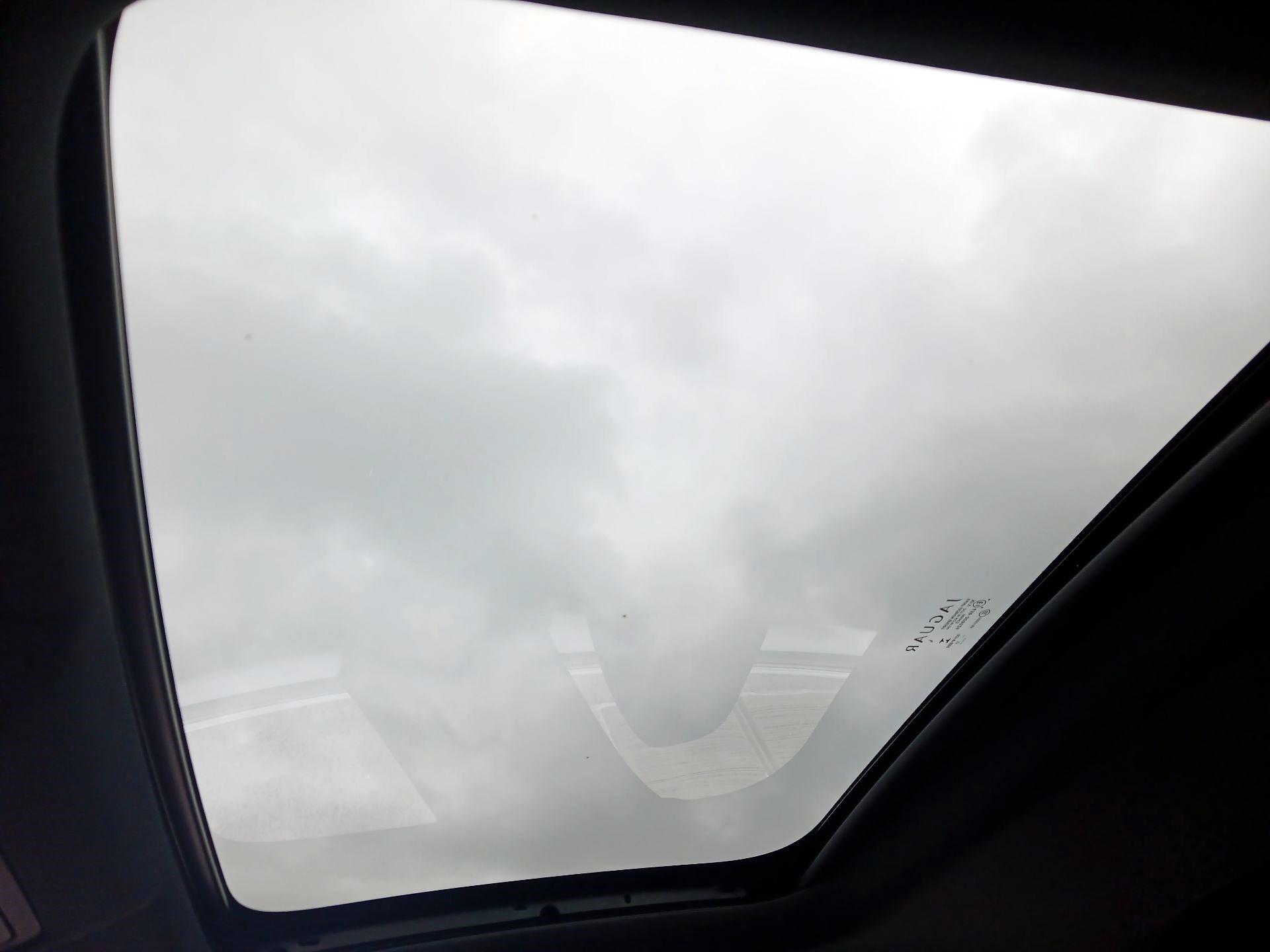 Thumbnail: 2017 Jaguar XF - 18