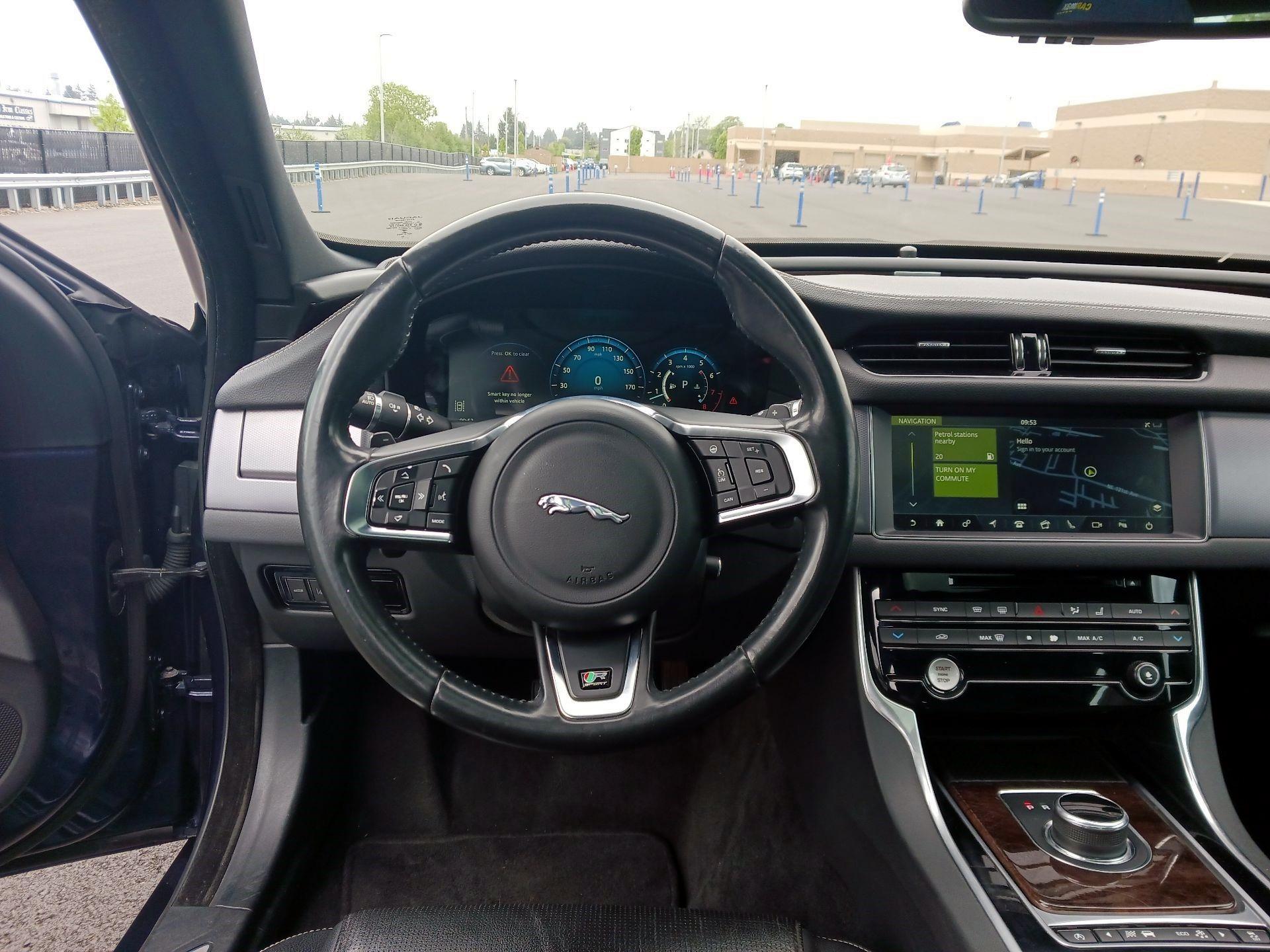 Thumbnail: 2017 Jaguar XF - 8