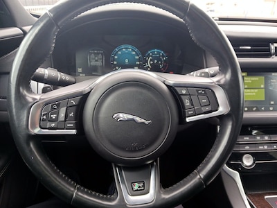 Steering Wheel & Instrument Cluster (On)