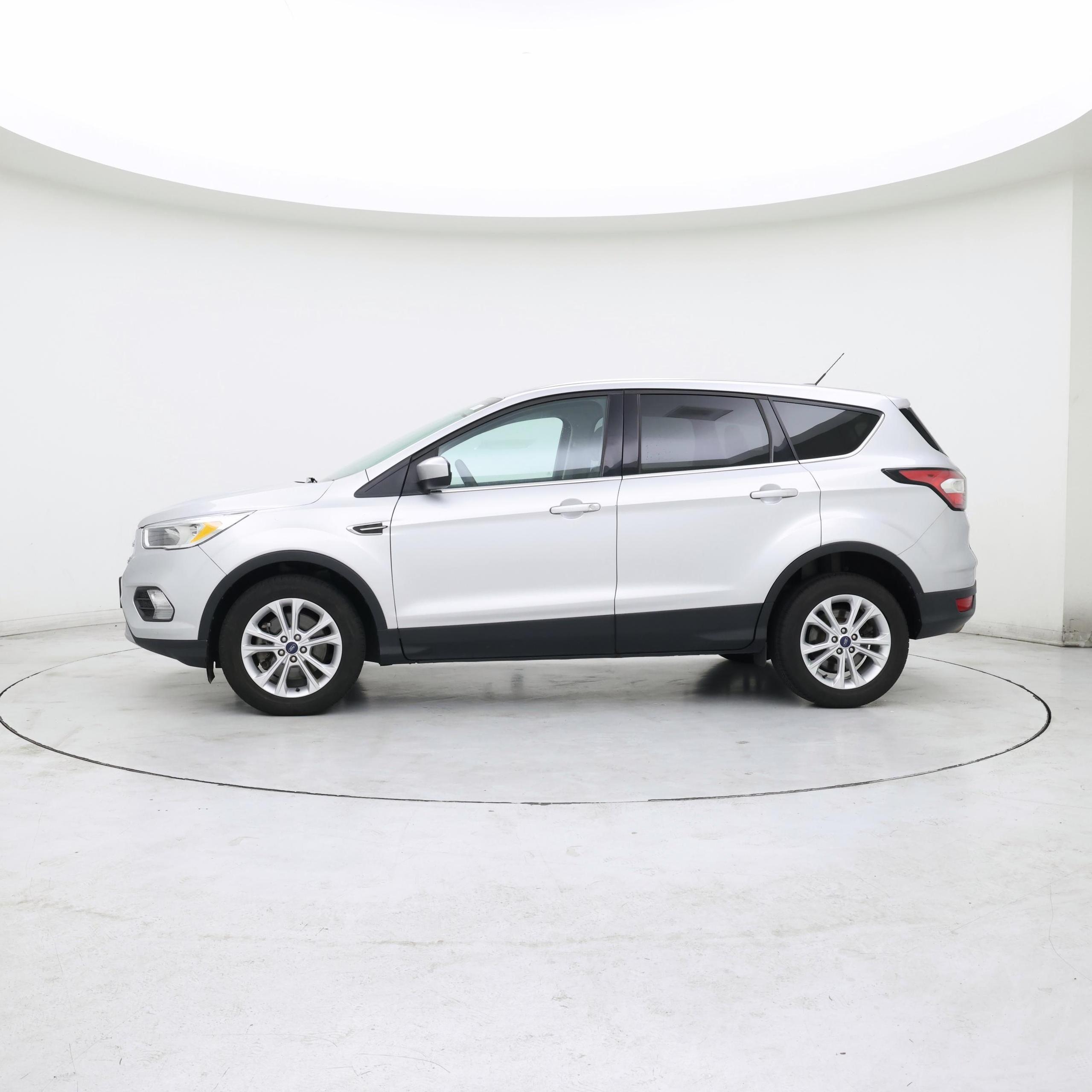 Thumbnail: 2017 Ford Escape - 3