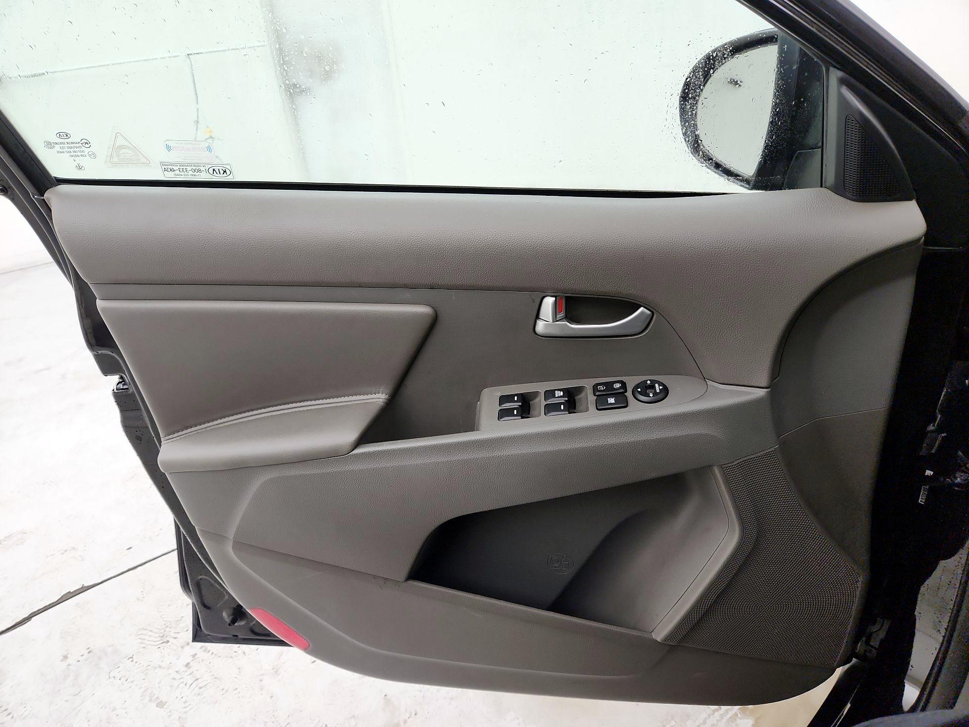 Thumbnail: 2015 Kia Sportage - 12