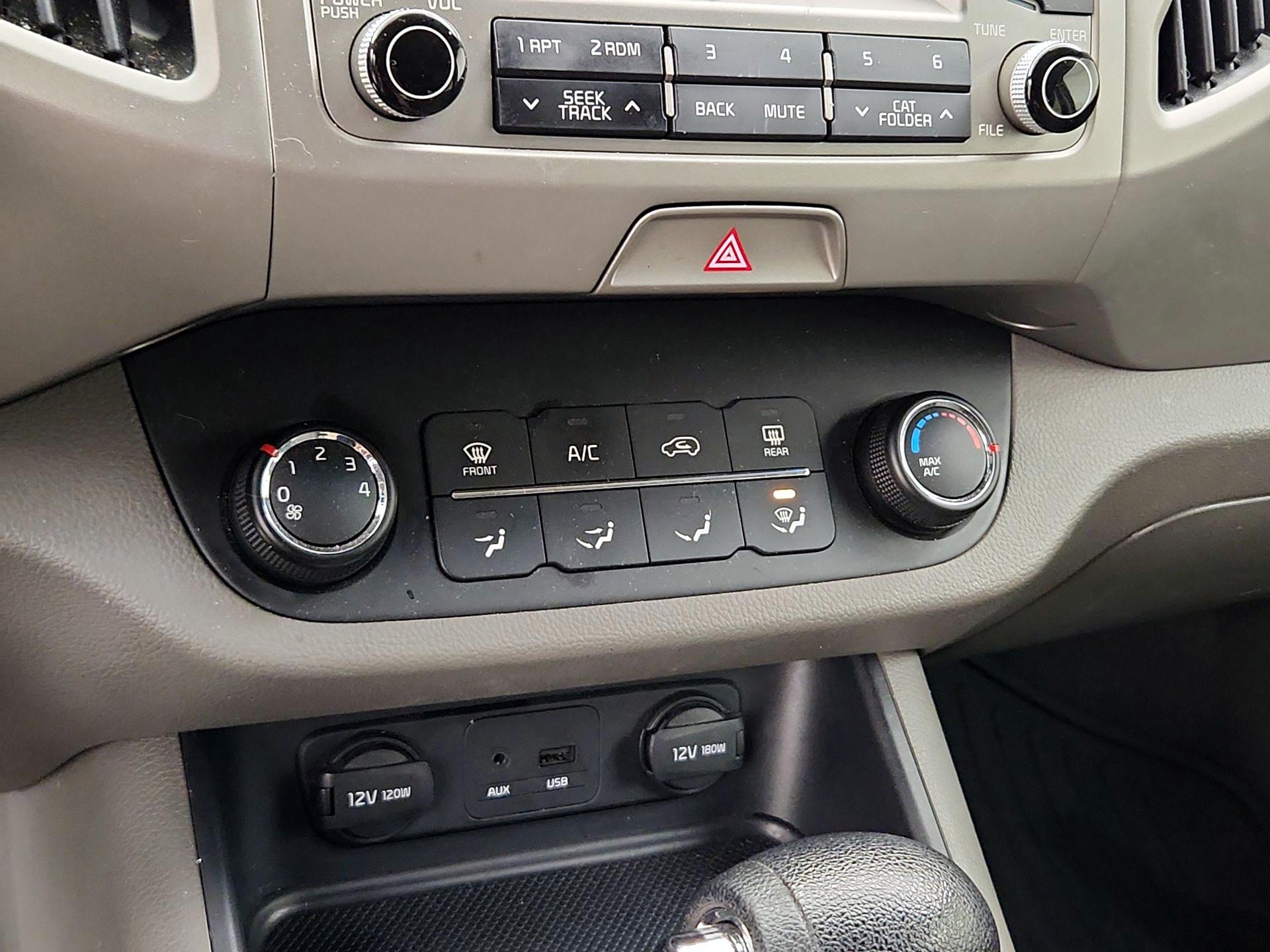 Thumbnail: 2015 Kia Sportage - 15