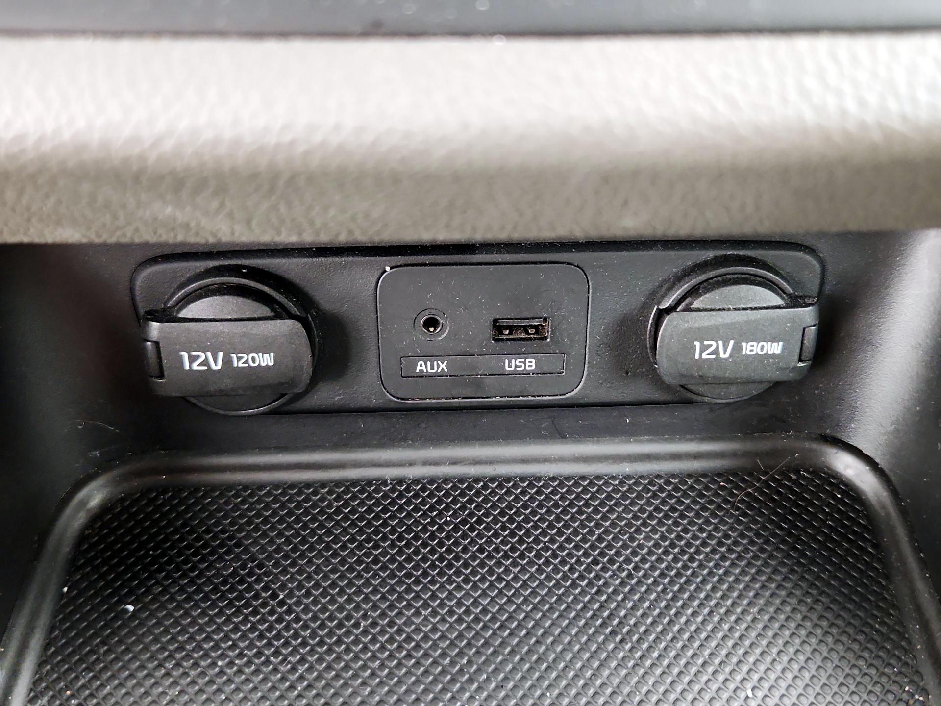 Thumbnail: 2015 Kia Sportage - 17