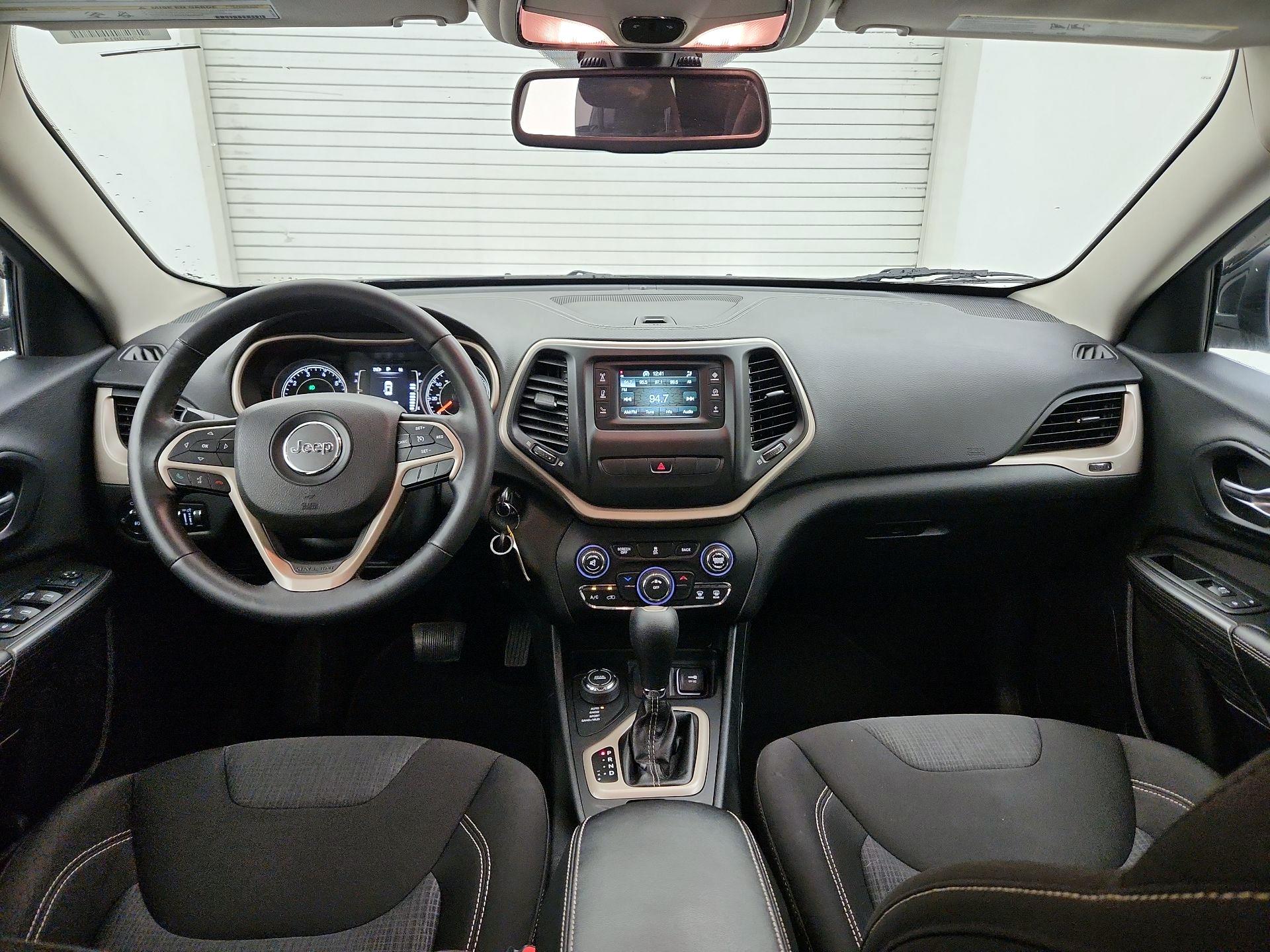 Thumbnail: 2015 Jeep Cherokee - 9
