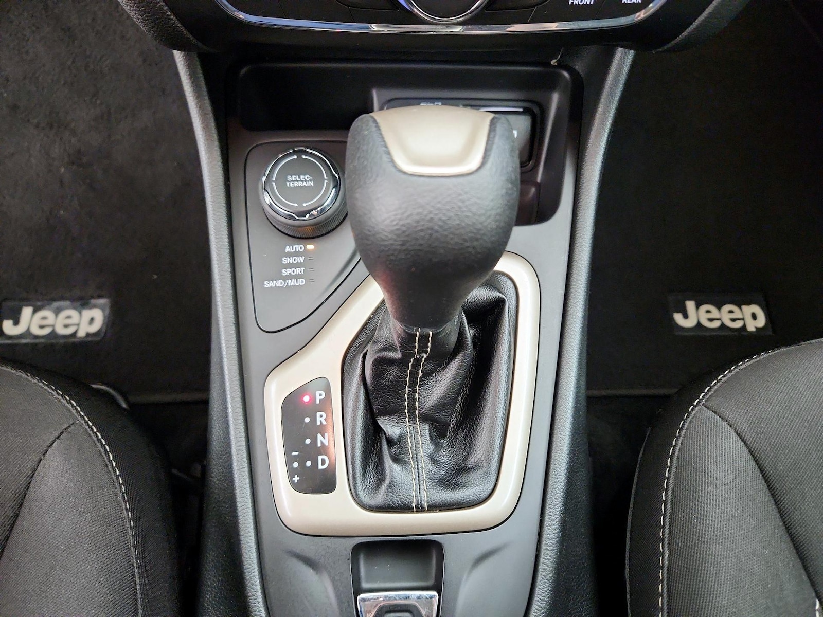 2015 Jeep Cherokee Latitude - Photo 18