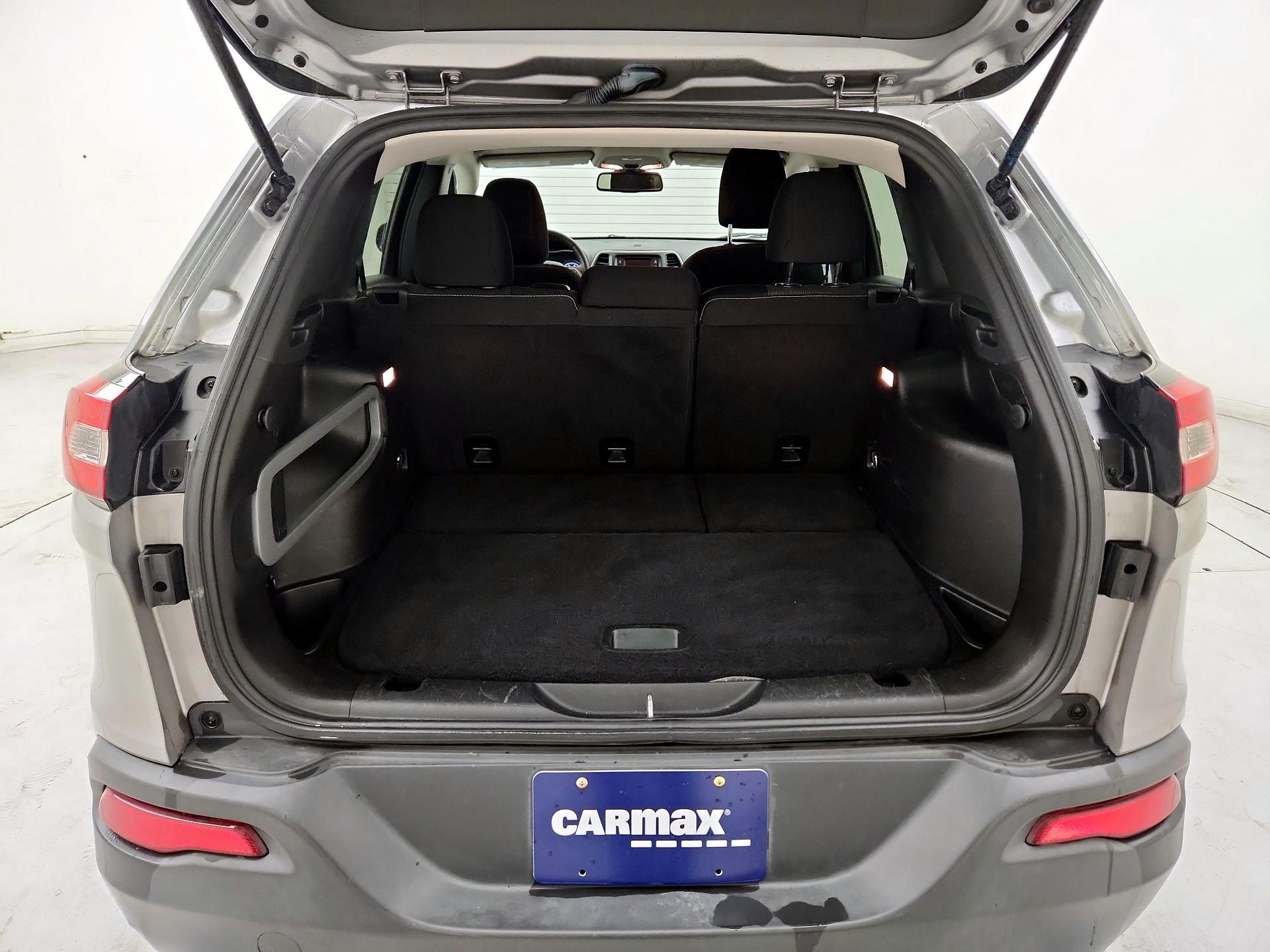 Thumbnail: 2015 Jeep Cherokee - 20