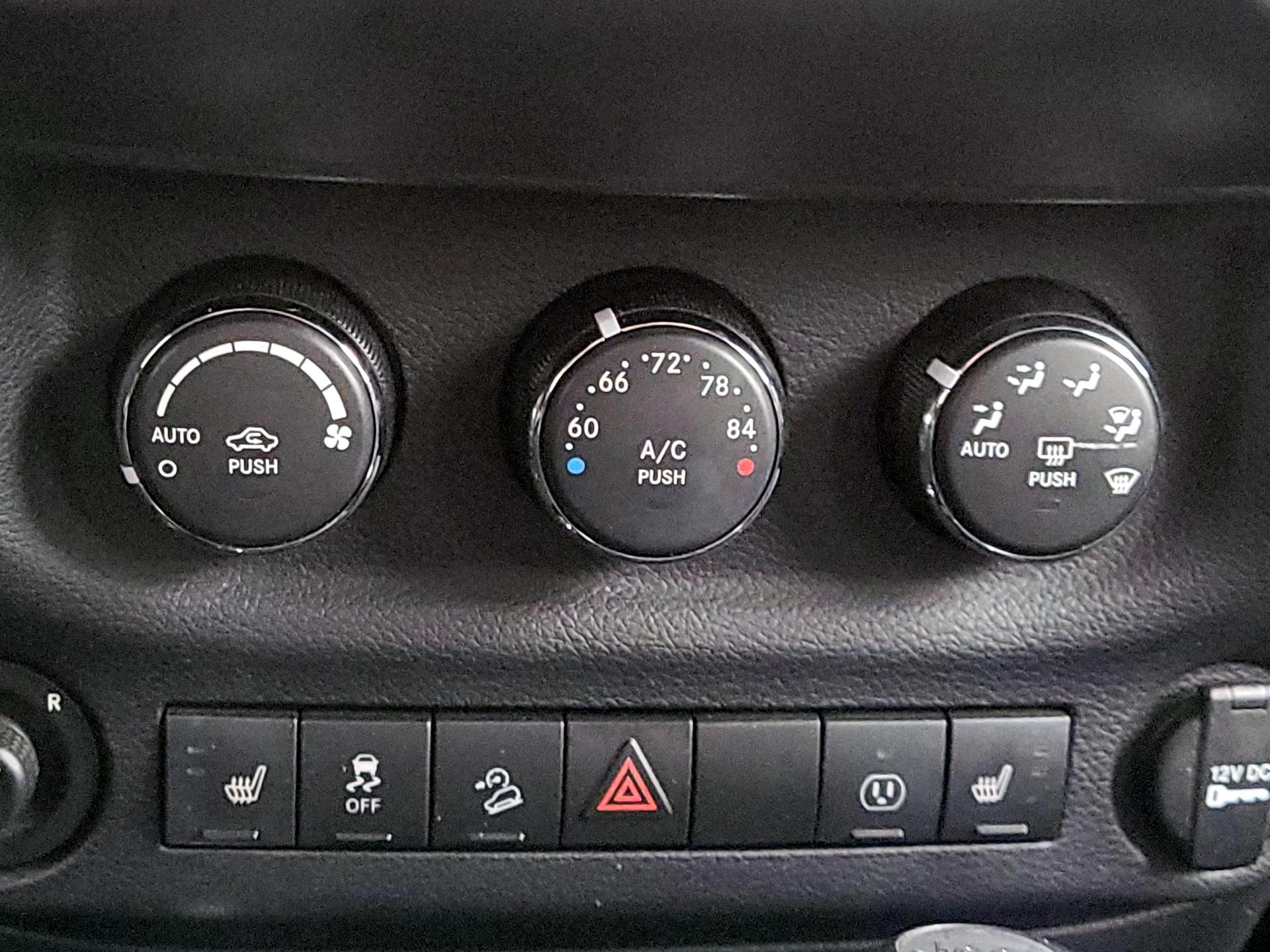 Thumbnail: 2017 Jeep Wrangler - 15