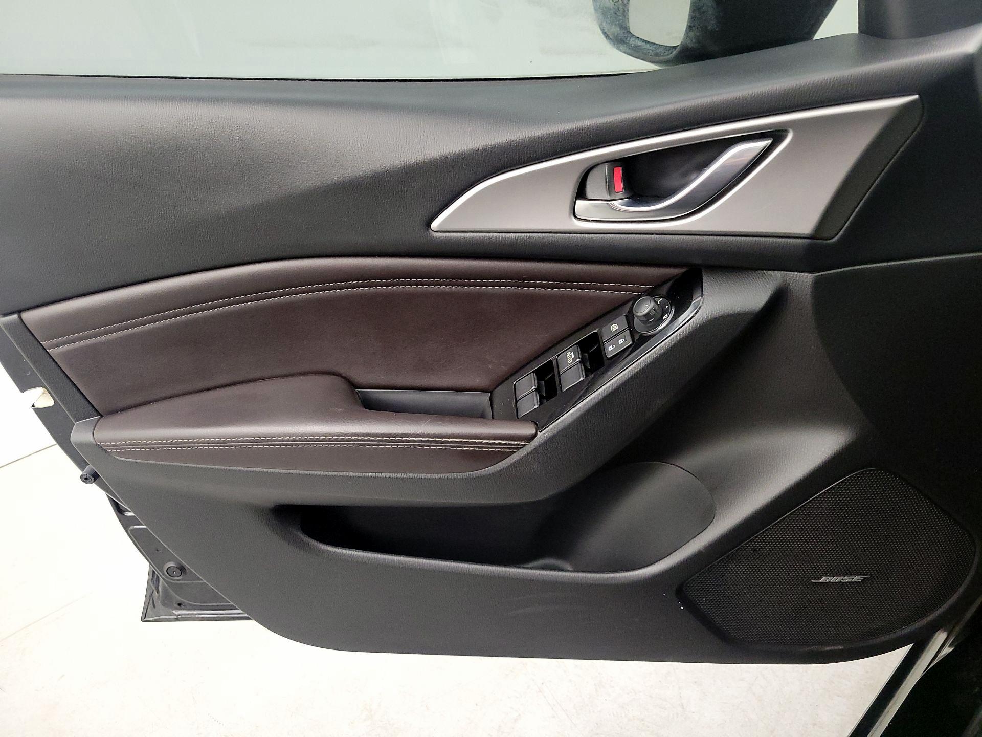 Thumbnail: 2018 Mazda Mazda3 - 12