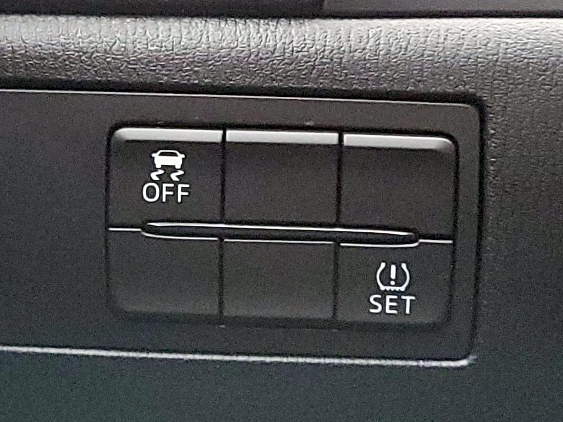 Thumbnail: 2018 Mazda Mazda3 - 13