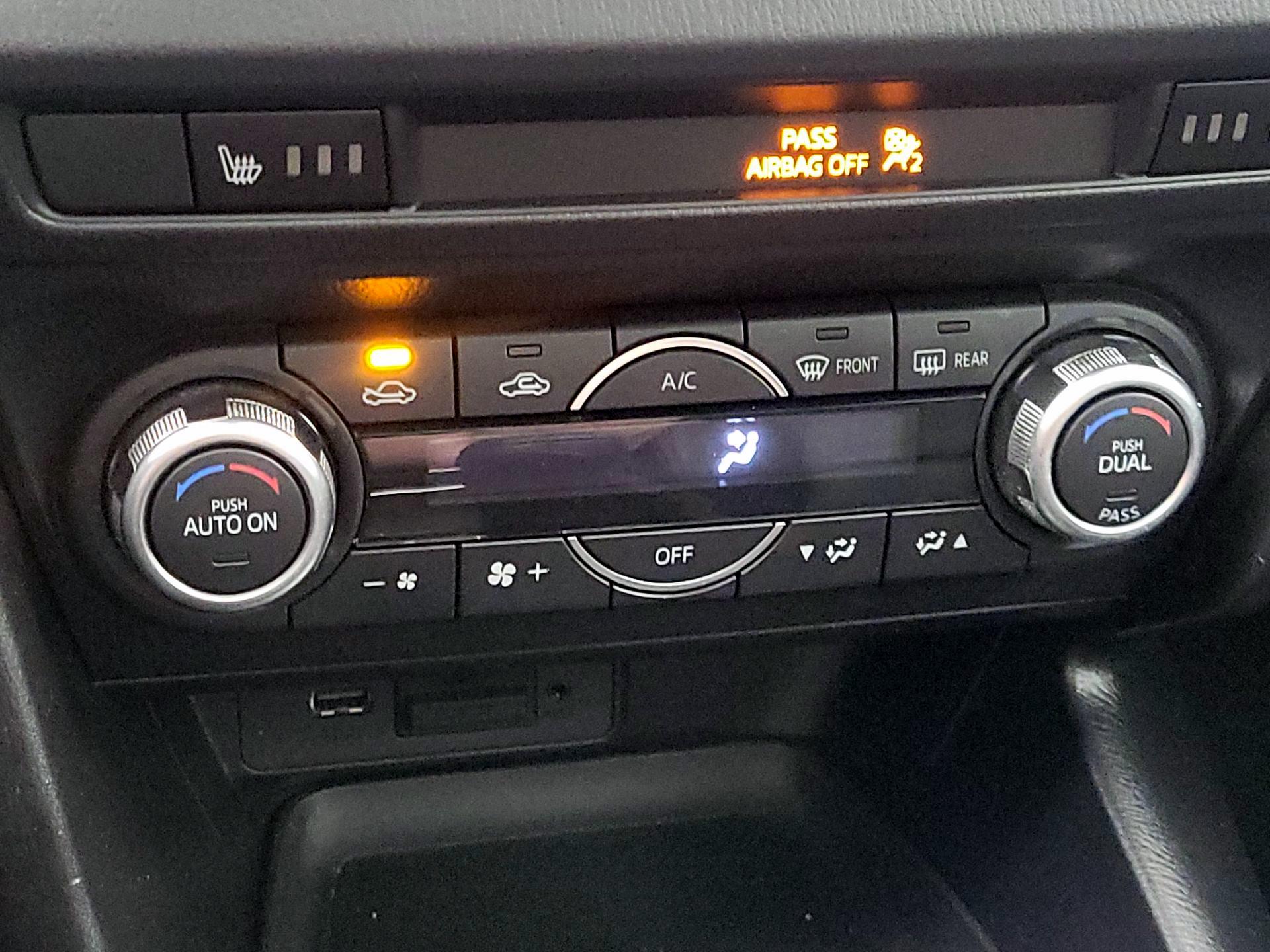 Thumbnail: 2018 Mazda Mazda3 - 17