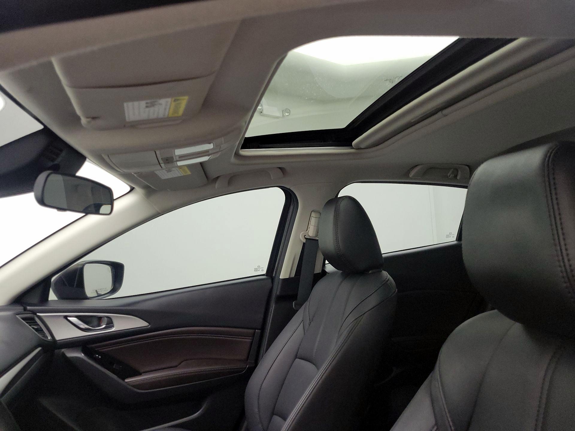 Thumbnail: 2018 Mazda Mazda3 - 20