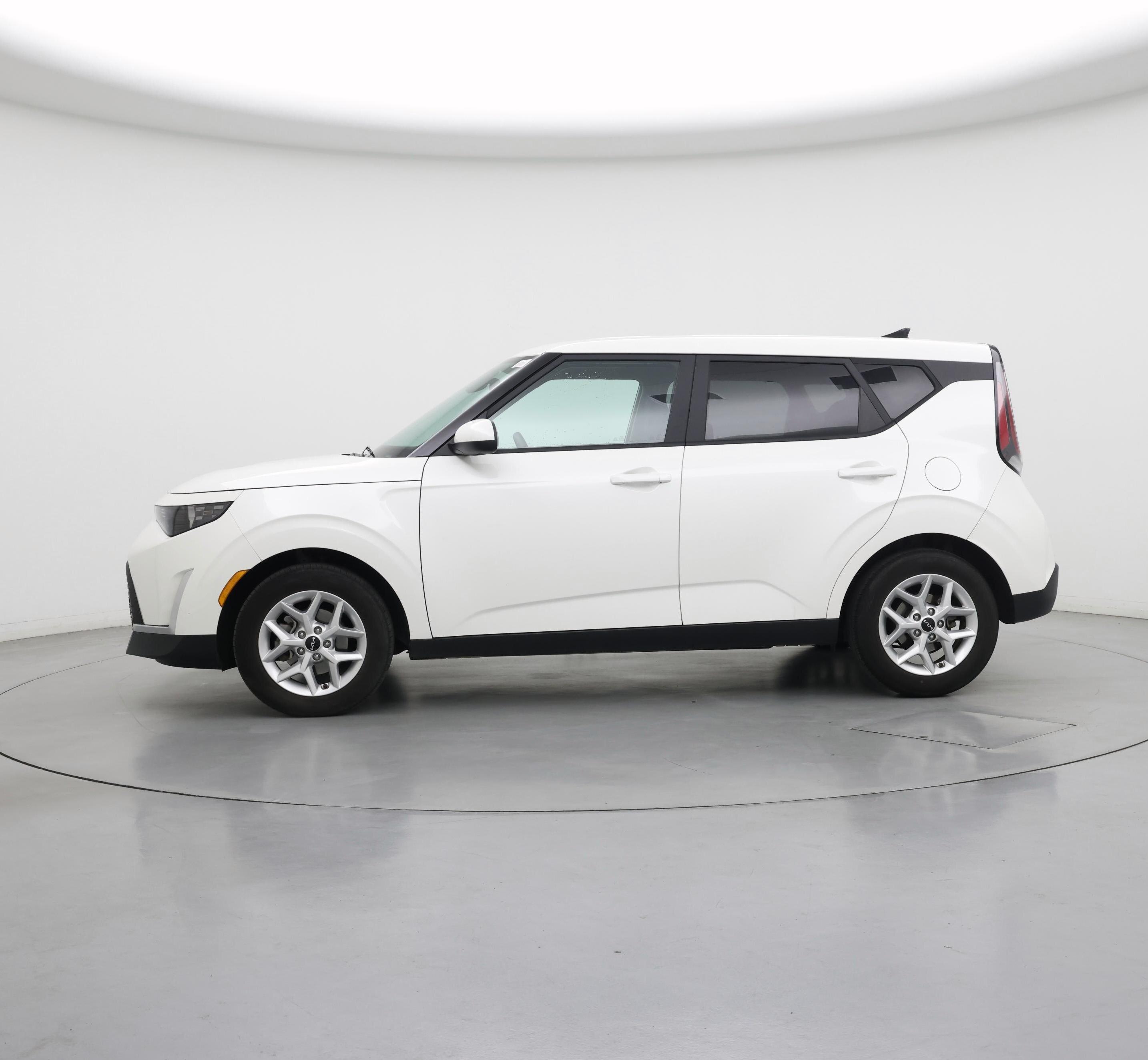 Thumbnail: 2023 Kia Soul - 3