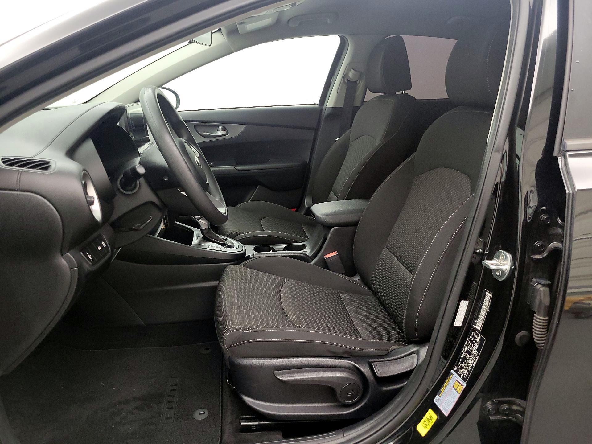 Thumbnail: 2019 Kia Forte - 11