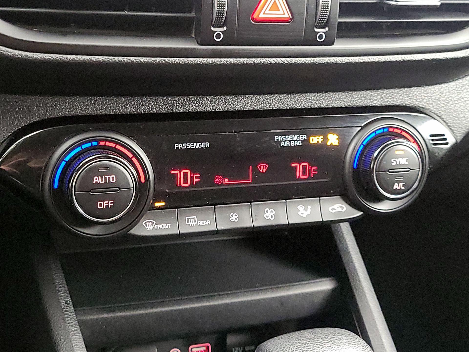 Thumbnail: 2019 Kia Forte - 16