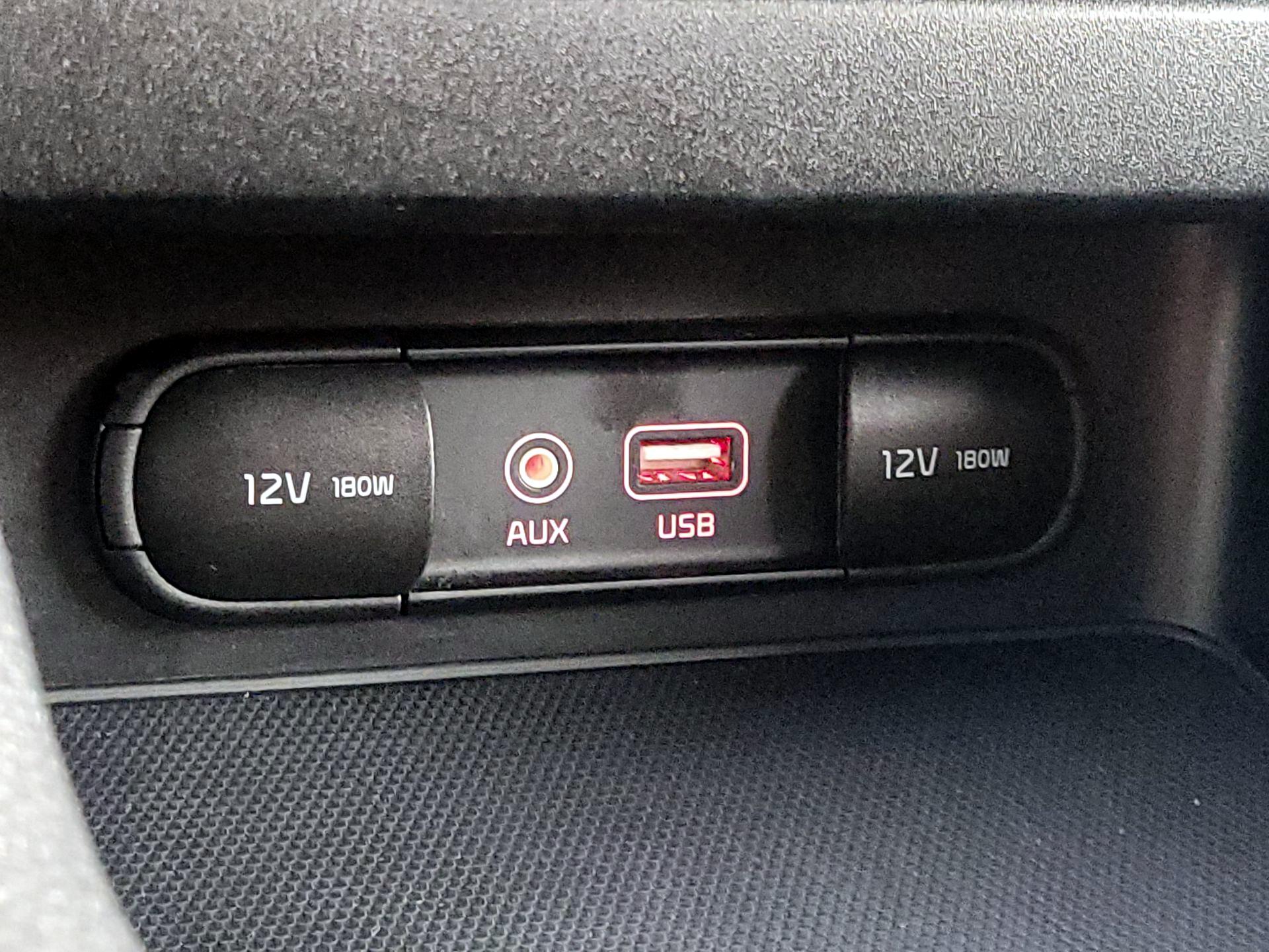 Thumbnail: 2019 Kia Forte - 18
