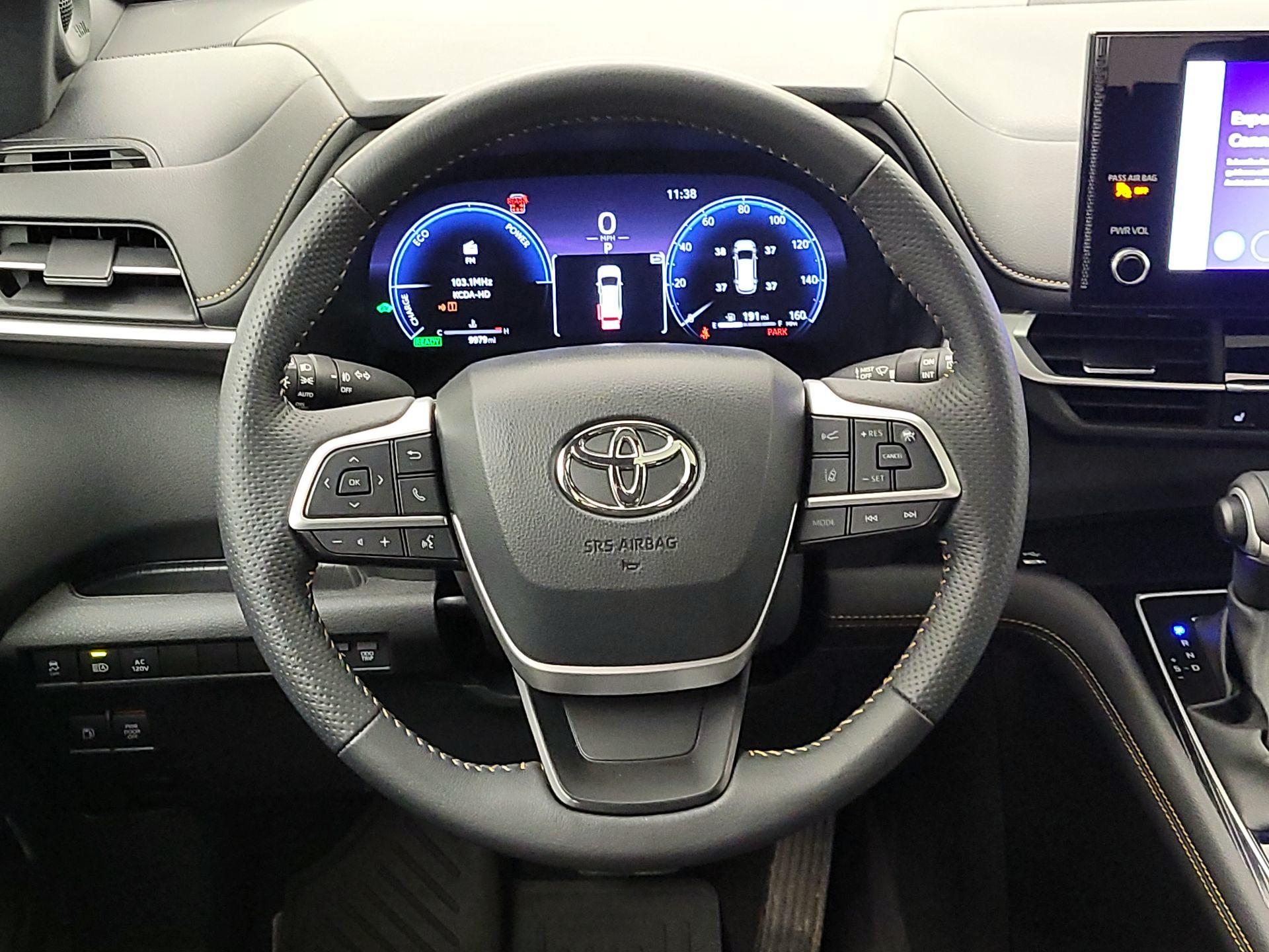 Thumbnail: 2025 Toyota Sienna - 10