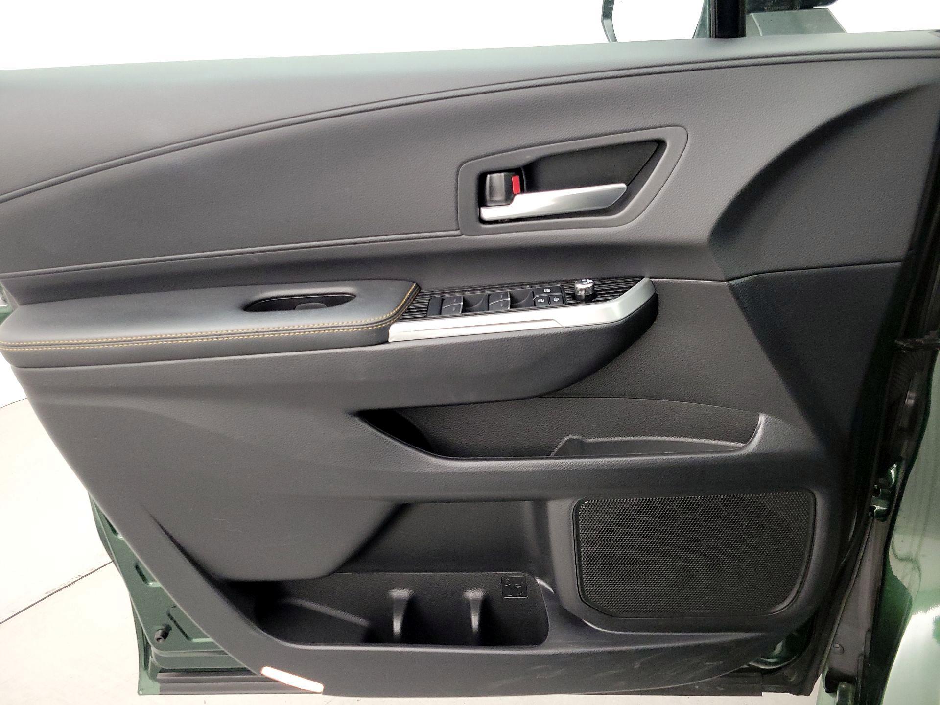 Thumbnail: 2025 Toyota Sienna - 12