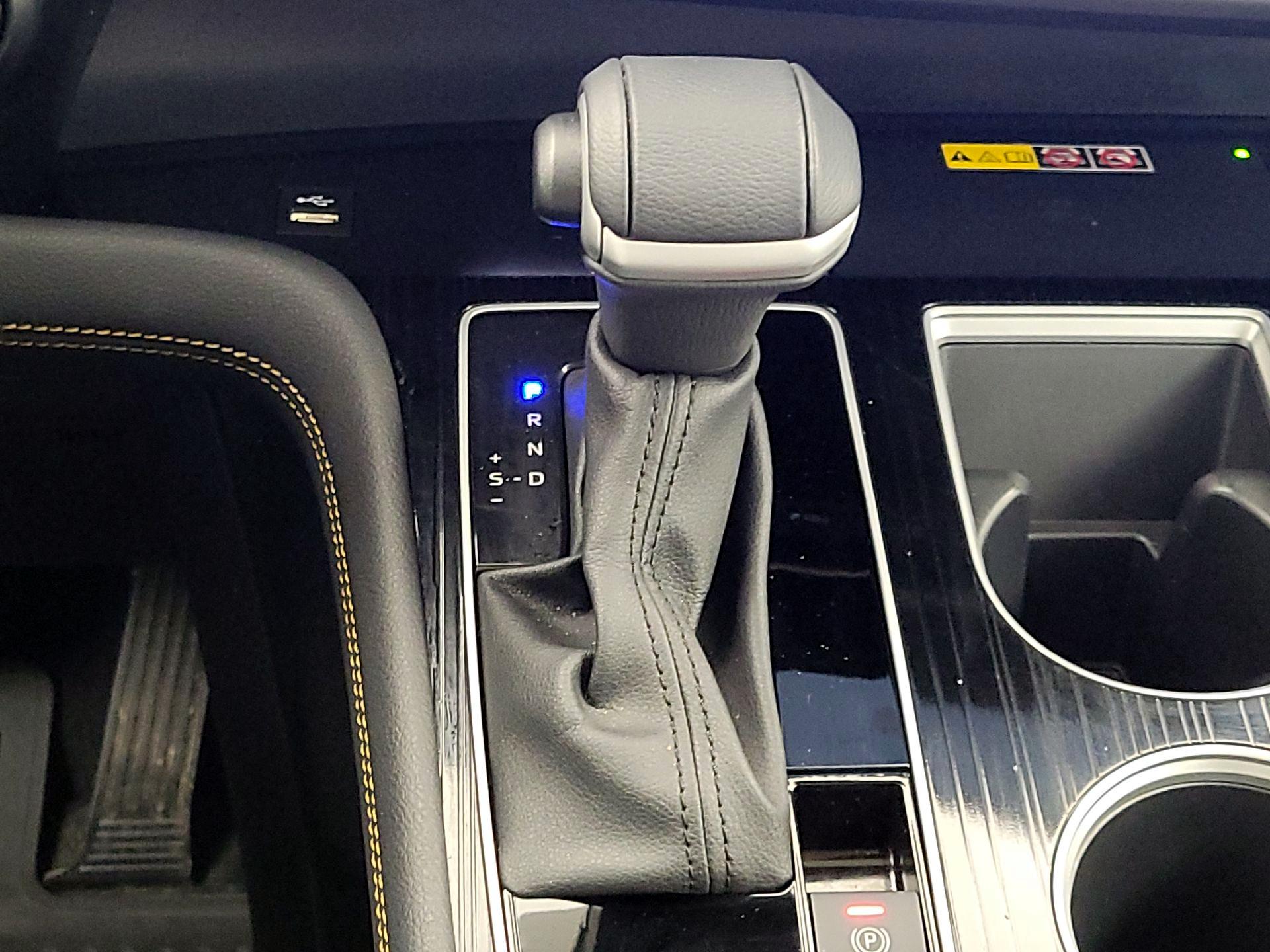 Thumbnail: 2025 Toyota Sienna - 18