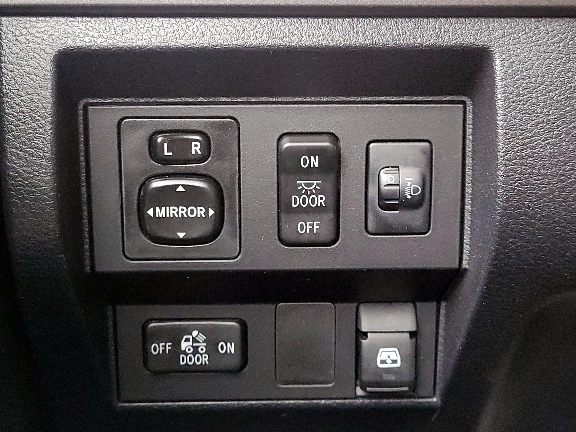 Thumbnail: 2017 Toyota Tundra - 13