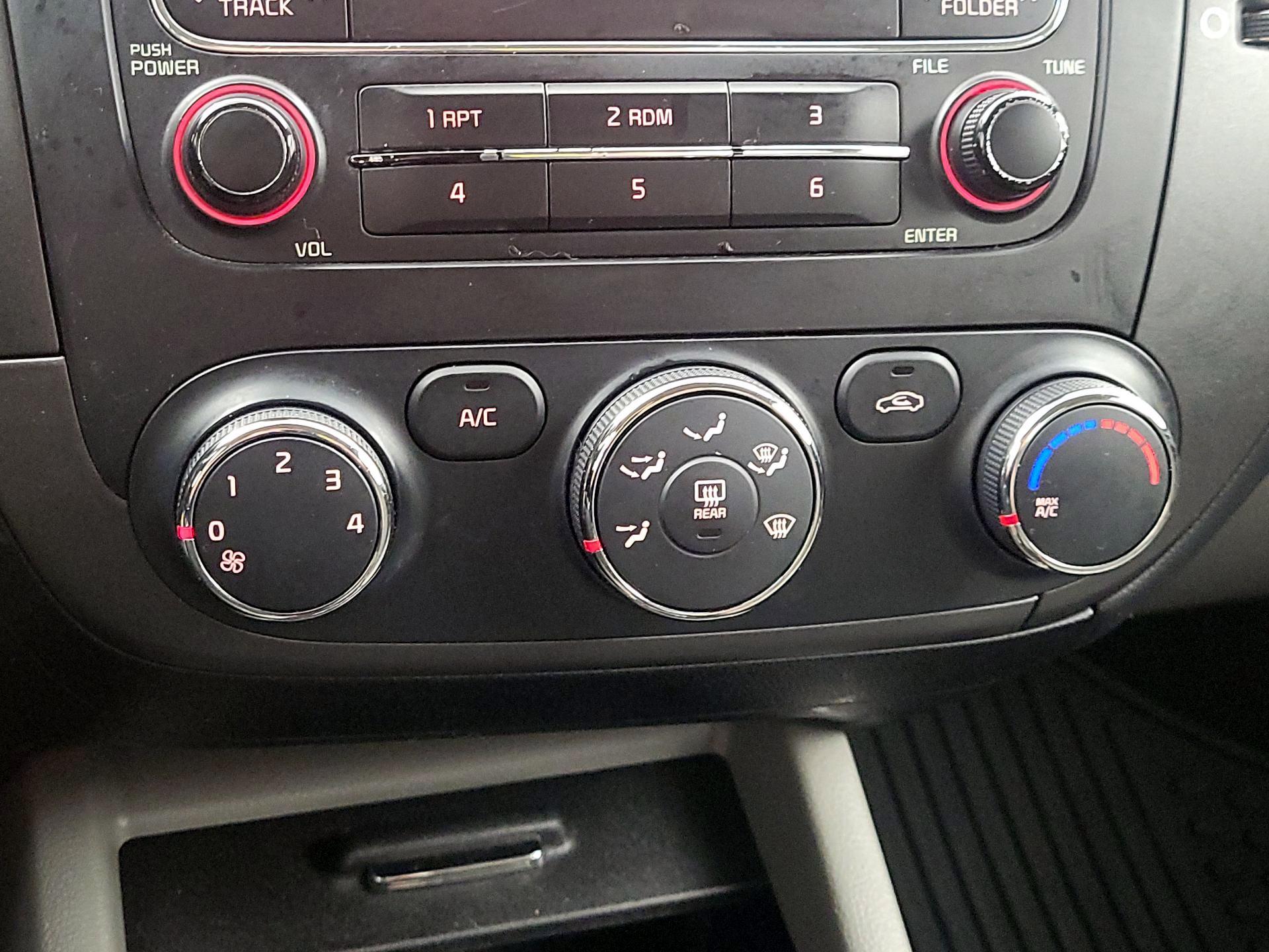 Thumbnail: 2016 Kia Forte - 15