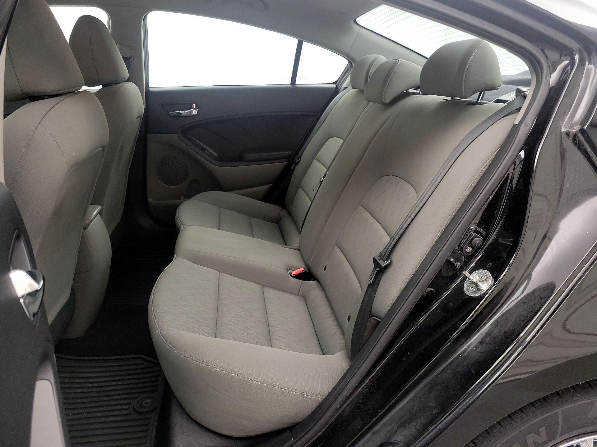 Thumbnail: 2016 Kia Forte - 18